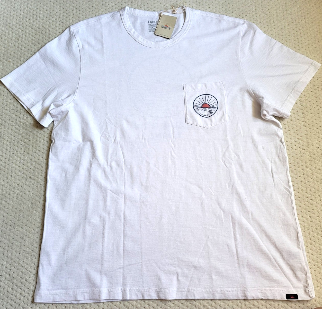 NWT FAHERTY Mens Sunwashed SUN & WAVES White Graphic Pocket Tee XL MKS2532 gallery
