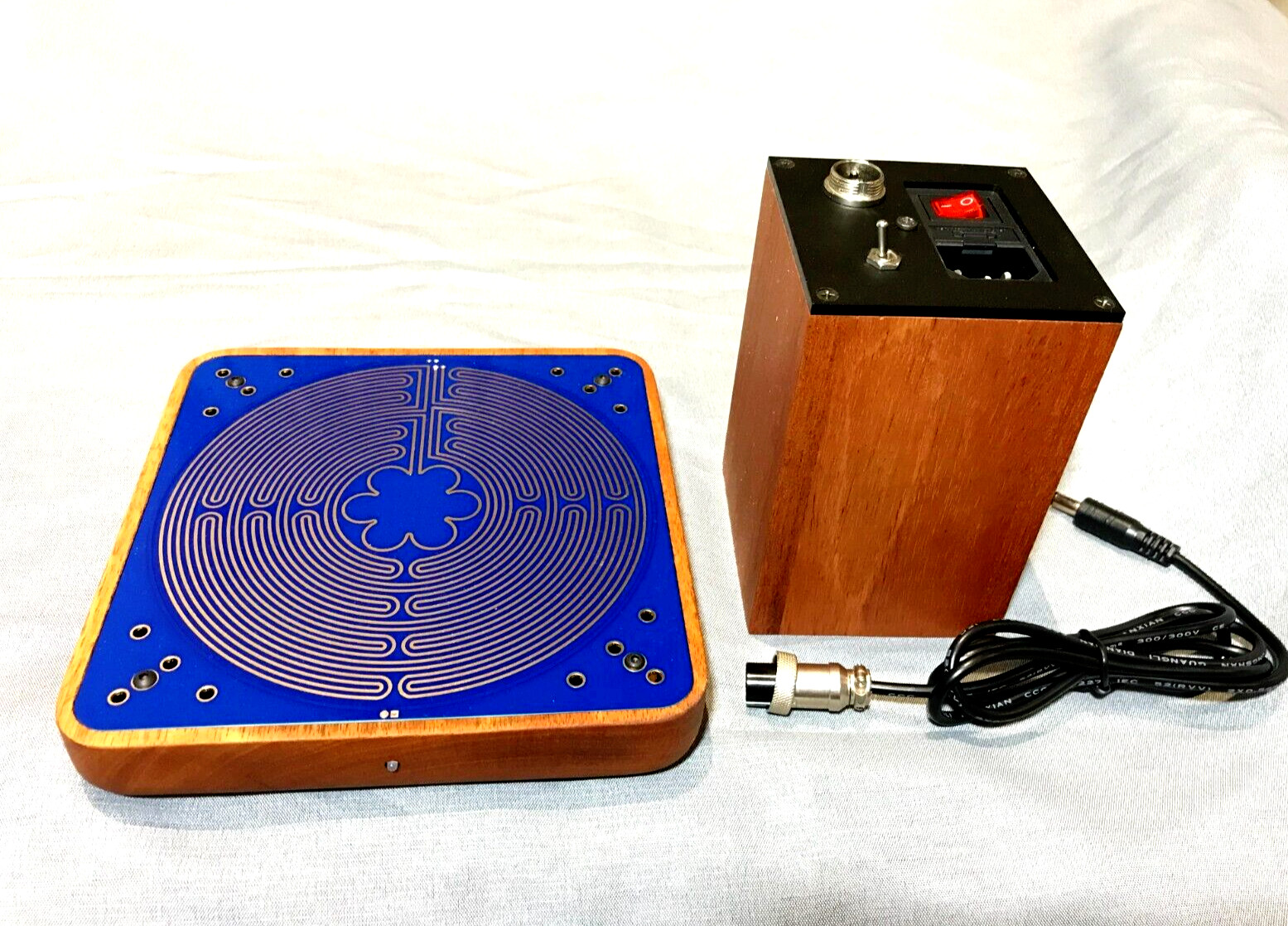 Schumann CHARTRES V.2 Resonator with Chartres PowerBrick powersupply