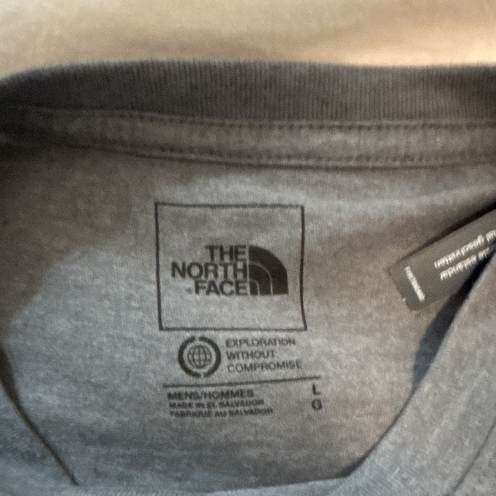 The North Face Men's Short Sleeve T-Shirt with back graphic Size L gallery
