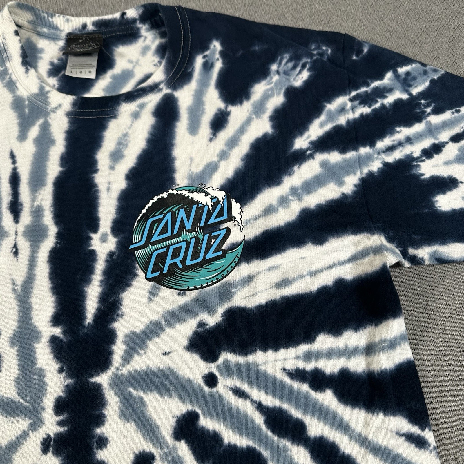 SANTA CRUZ Skateboards Tie-Dye Twist T-Shirt Adult Medium Blue Waves gallery