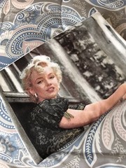 Marylyn Monroe Tee Shirt Size Large White Cotton SilkScreen Printed Front Image