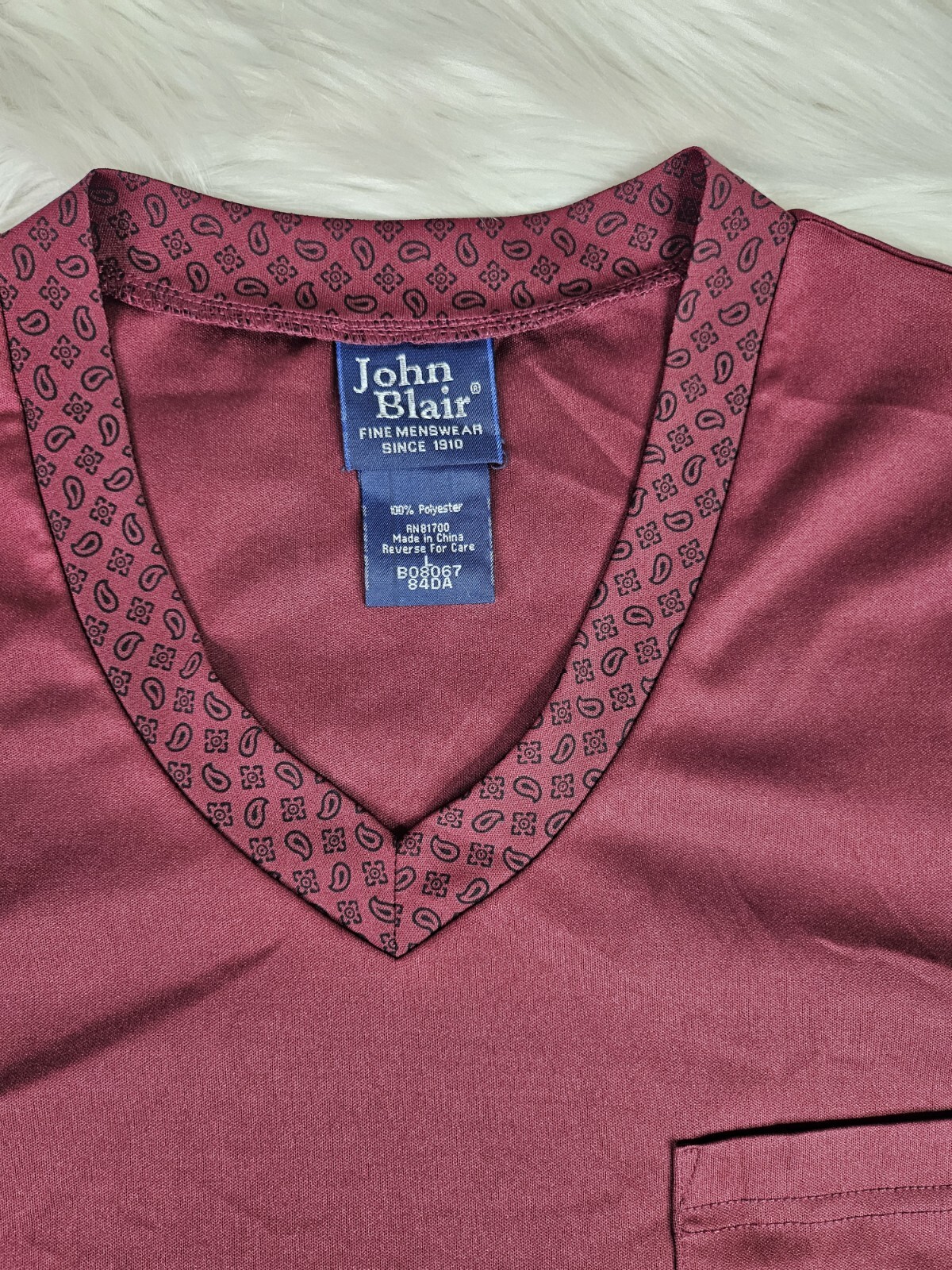 JOHN BLAIR FINE MENSWEAR V NECK STRETCH MAROON PAISLEY COLLAR (L) gallery