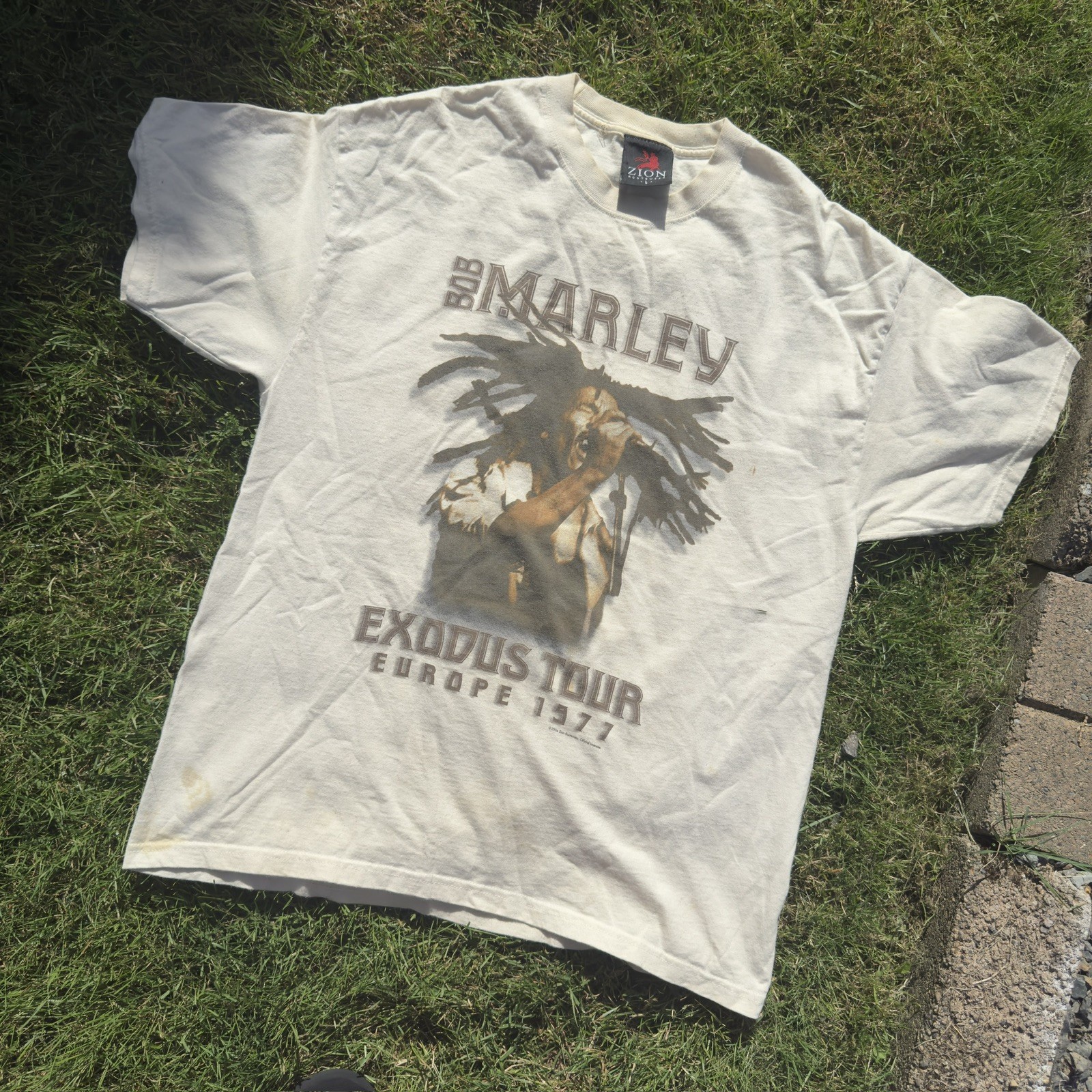 Vintage Bob Marley Exodus Tour Europe 1977 Graphic T-Shirt White Size L gallery