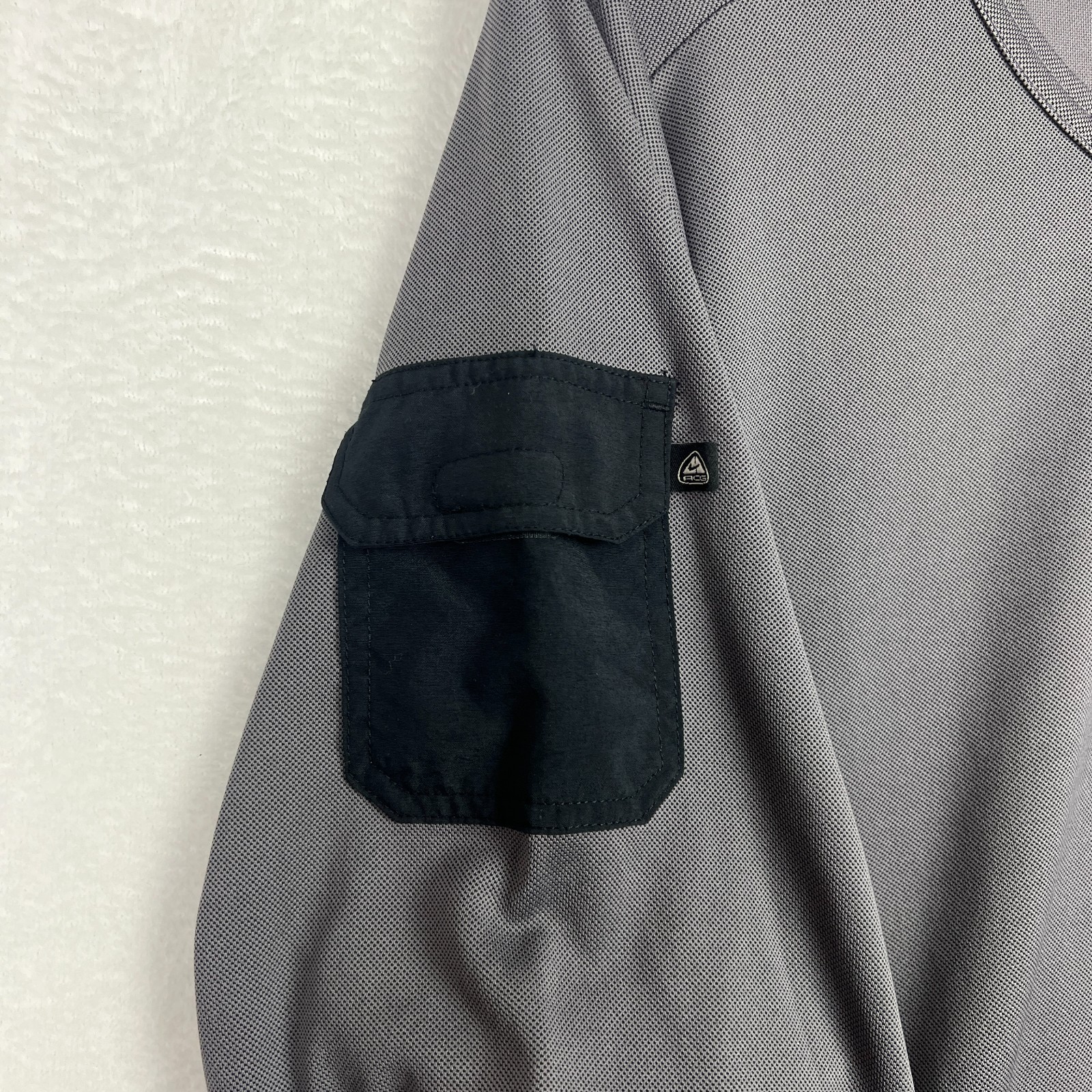 Nike ACG Long Sleeve Shirt Mens Medium Gray Pocket Cargo V Neck gallery
