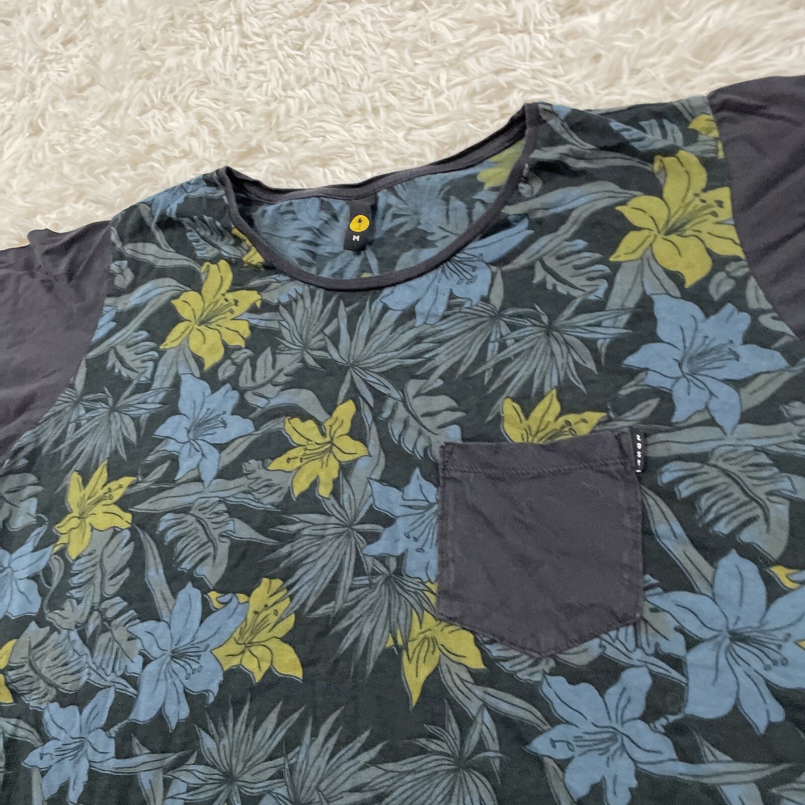 LOST Shirt Men M Slim Floral Black Skate Surf Island Hawaiian Y2k Pocket Tee M gallery