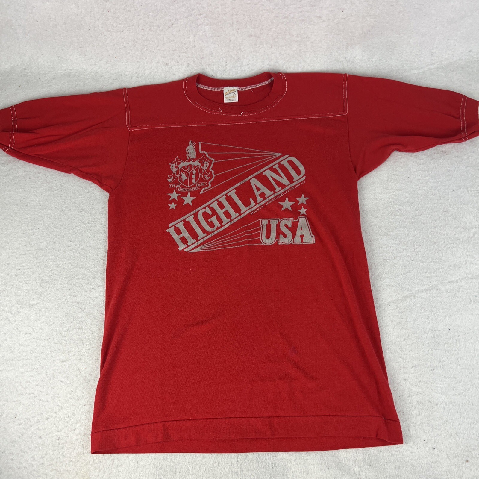 Vintage 70s Highland High School T-Shirt Men’s Size Small Red WA, USA gallery