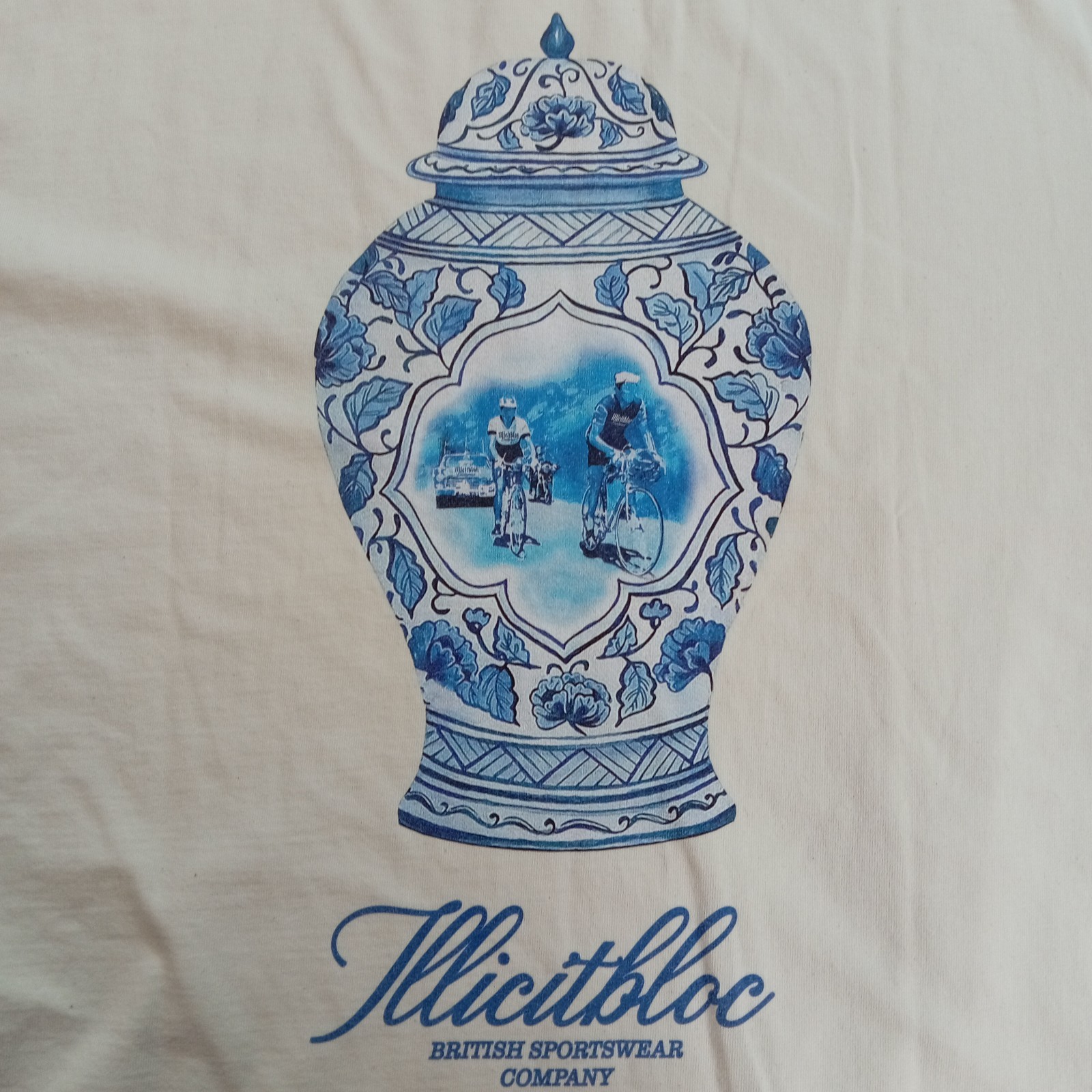 Illicit Bloc China Vase T-Shirt Ecru White Large 300GSM 100% Cotton (L) Sample gallery