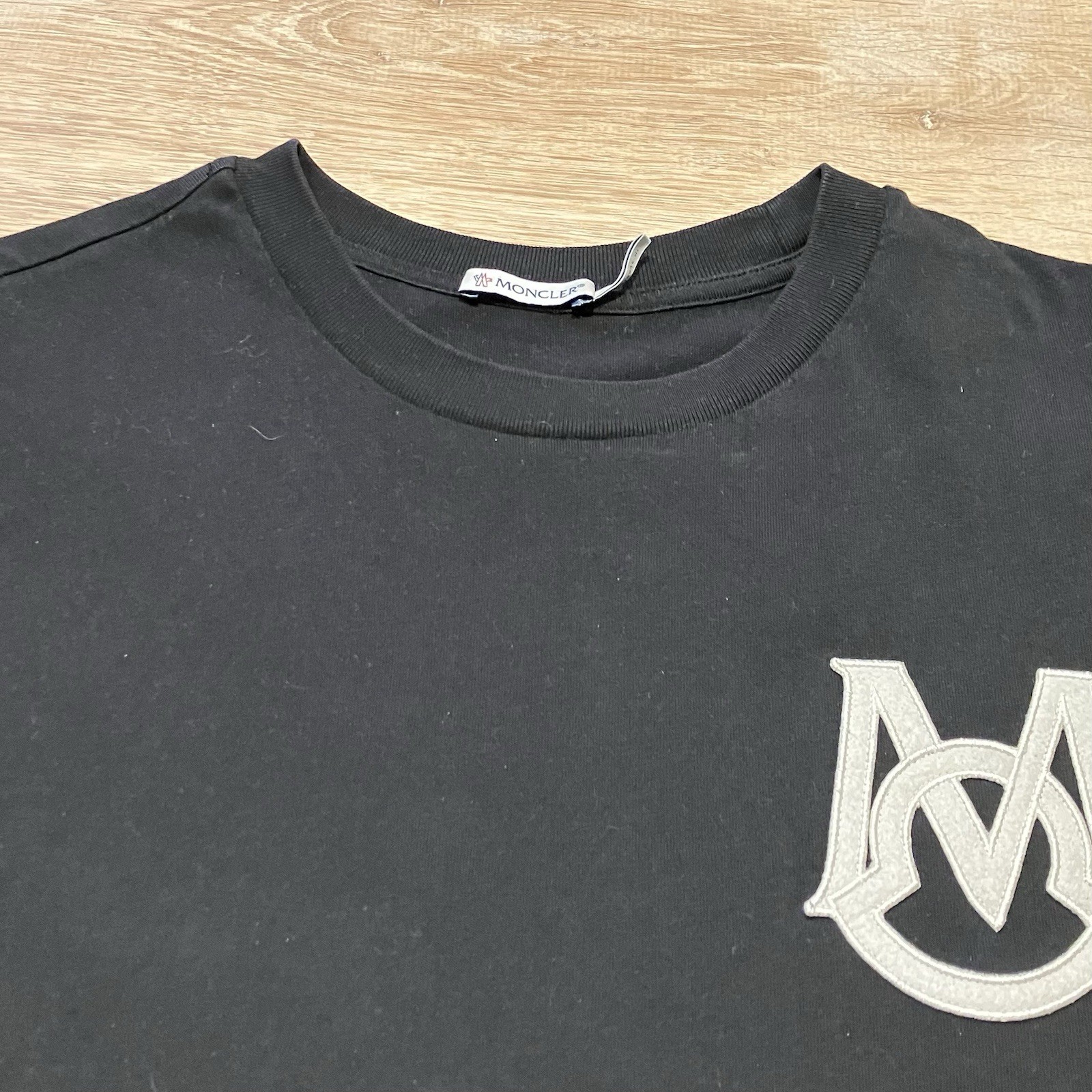 Moncler T Shirt Black Logo Patch Designer AUTHENTIC Mens Size Large L gallery