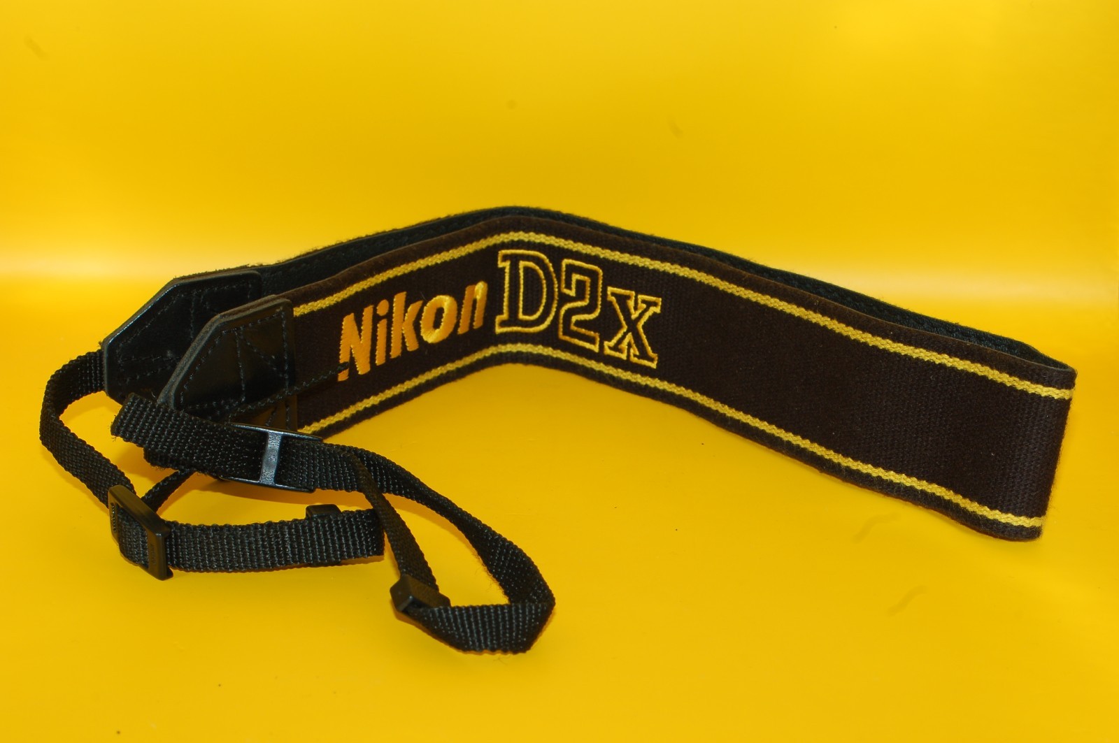 Near Mint Orignal Nikon D2X Genuine DSLR Camera Neck Strap