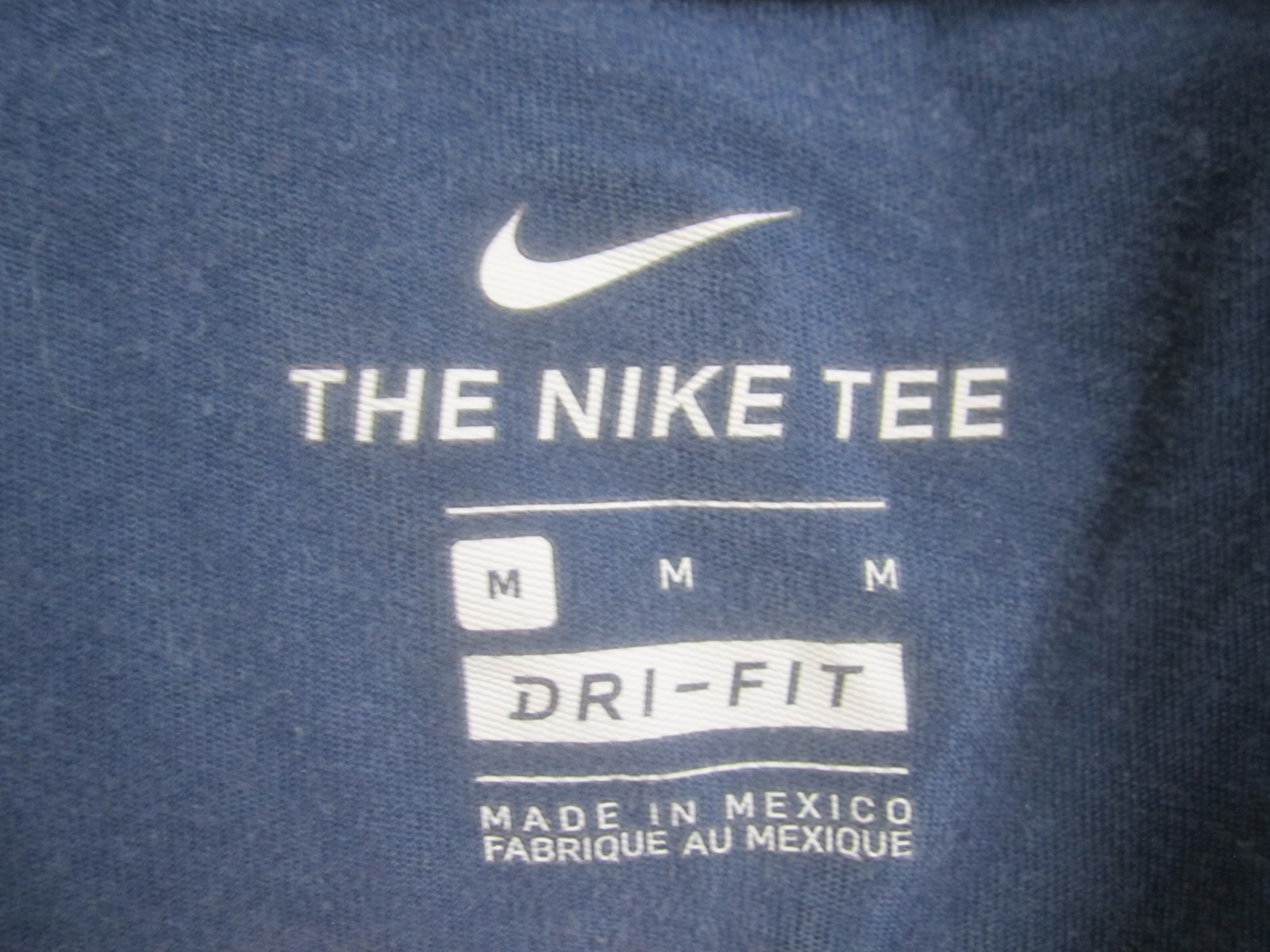 The Nike Tee Mens Medium Shirt Short Sleeve Blue Dri-Fit Crew Neck USA gallery