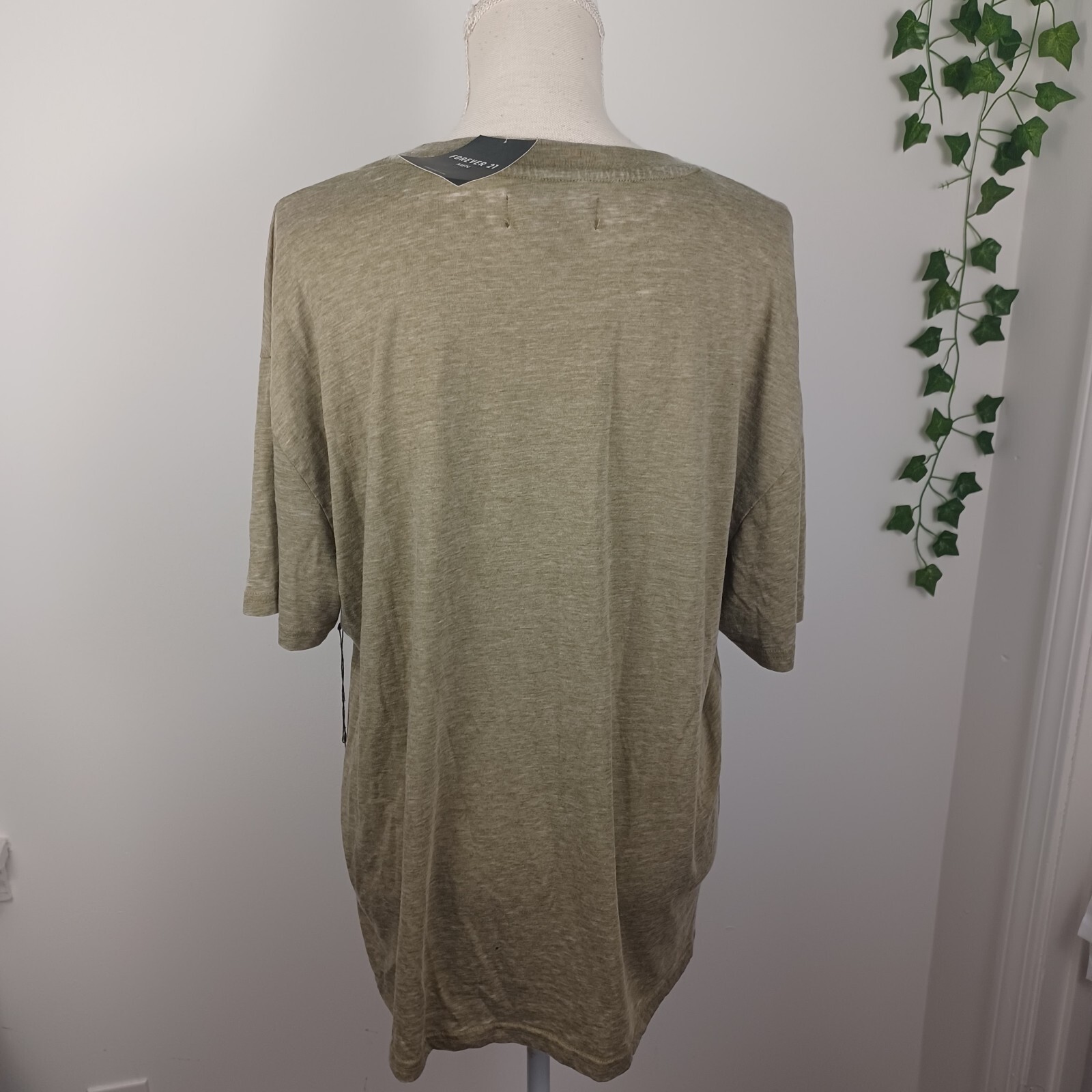 Forever 21 NEW Floral Peace Sign T-Shirt Men Large Green -Short Sleeve Tee gallery