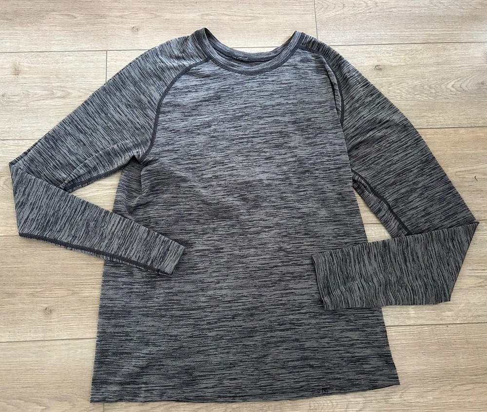 Medium Lululemon Metal Vent Tech Surge Long Sleeve Black / Anchor shirt