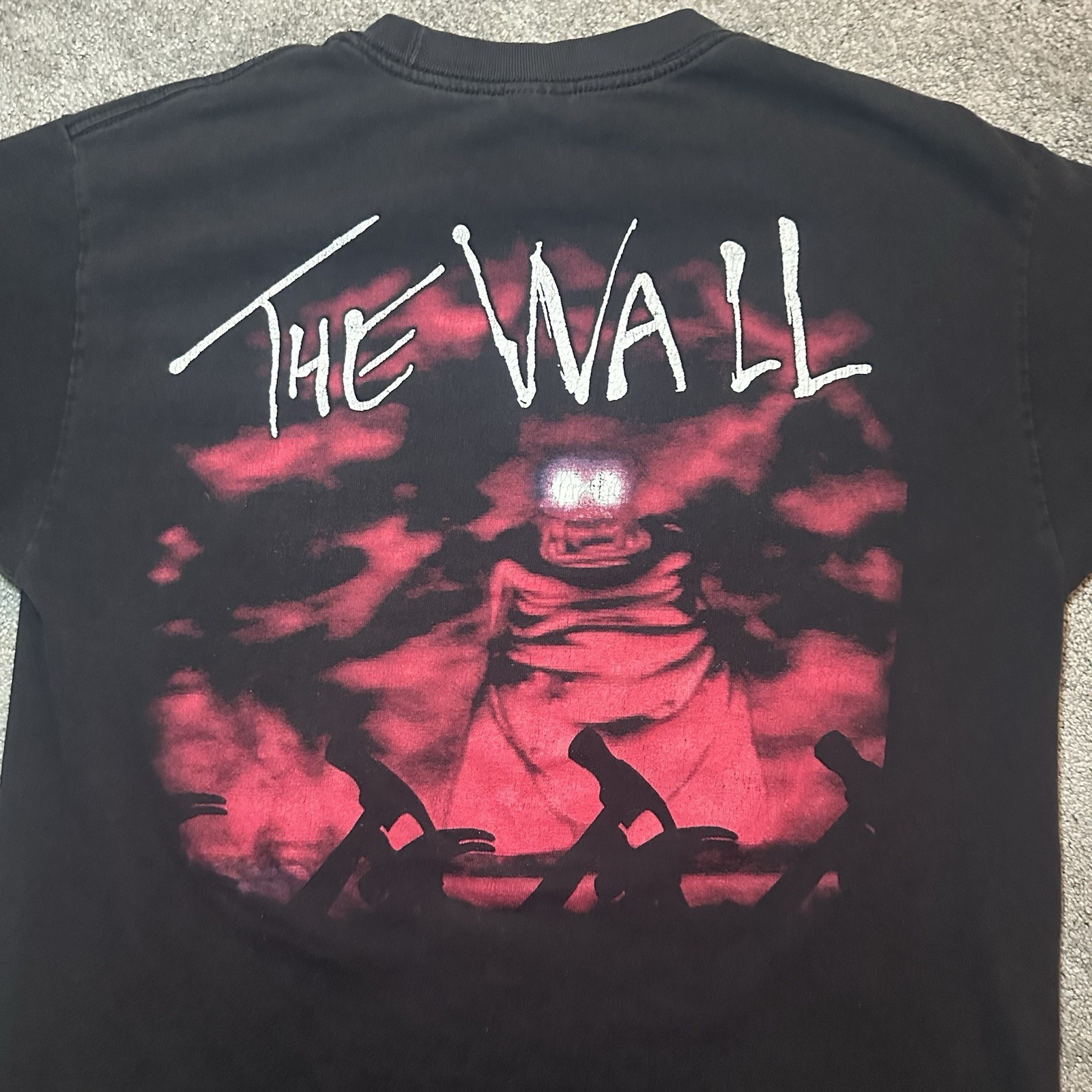 VTG Pink Floyd The Wall Graphic T Shirt XL Tennesse River Tag Y2K 1997 Reprint gallery