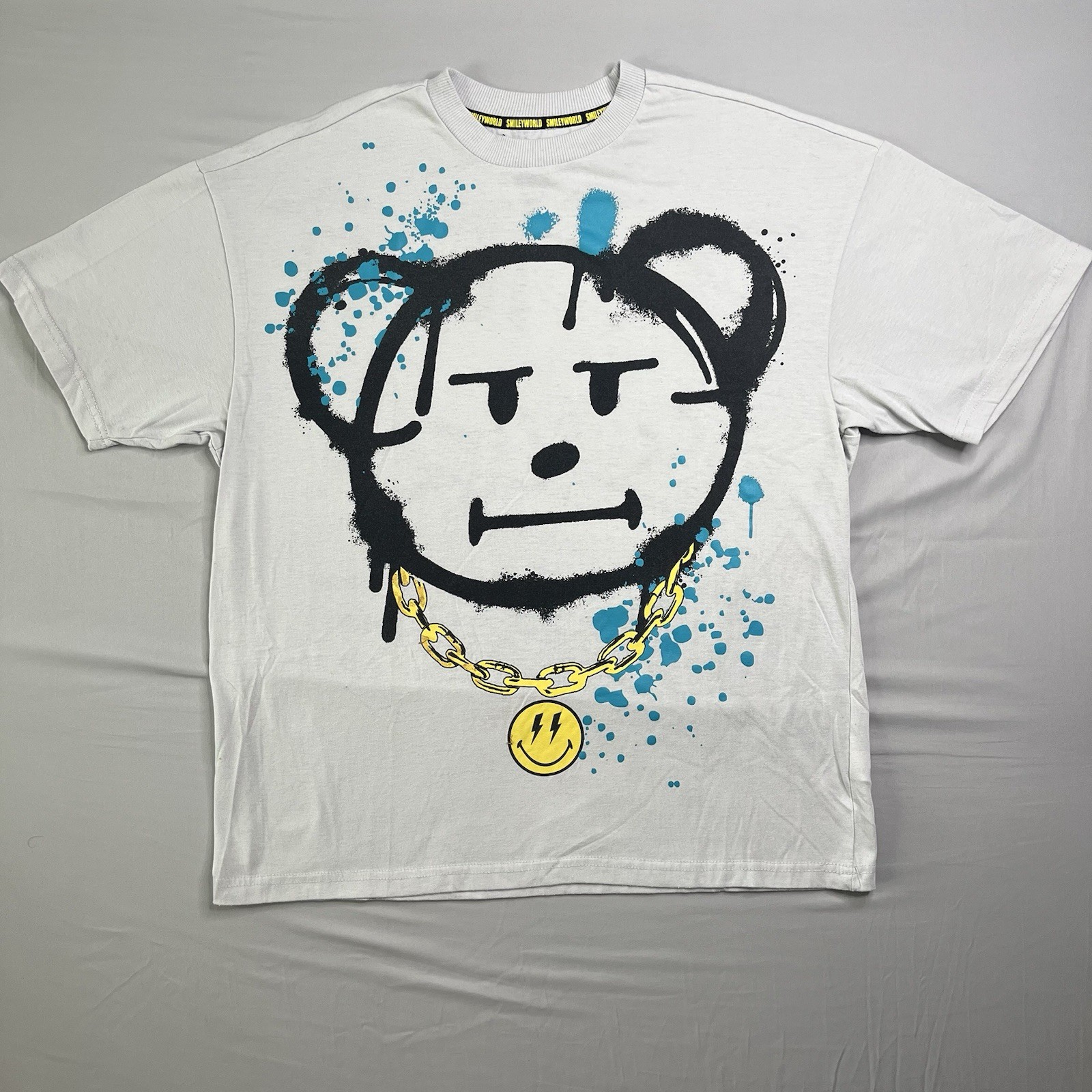 Smiley World T Shirt Men’s Large Gray Graphic Front Back Graffiti Bear Chain