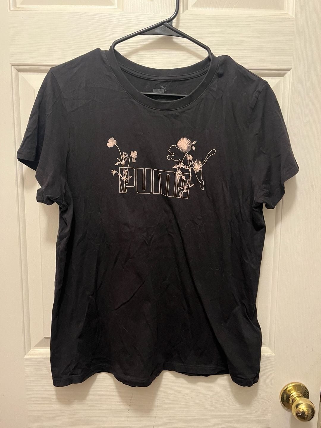 PUMA Women's Essentials Floral Logo Graphic T-Shirt Black gallery