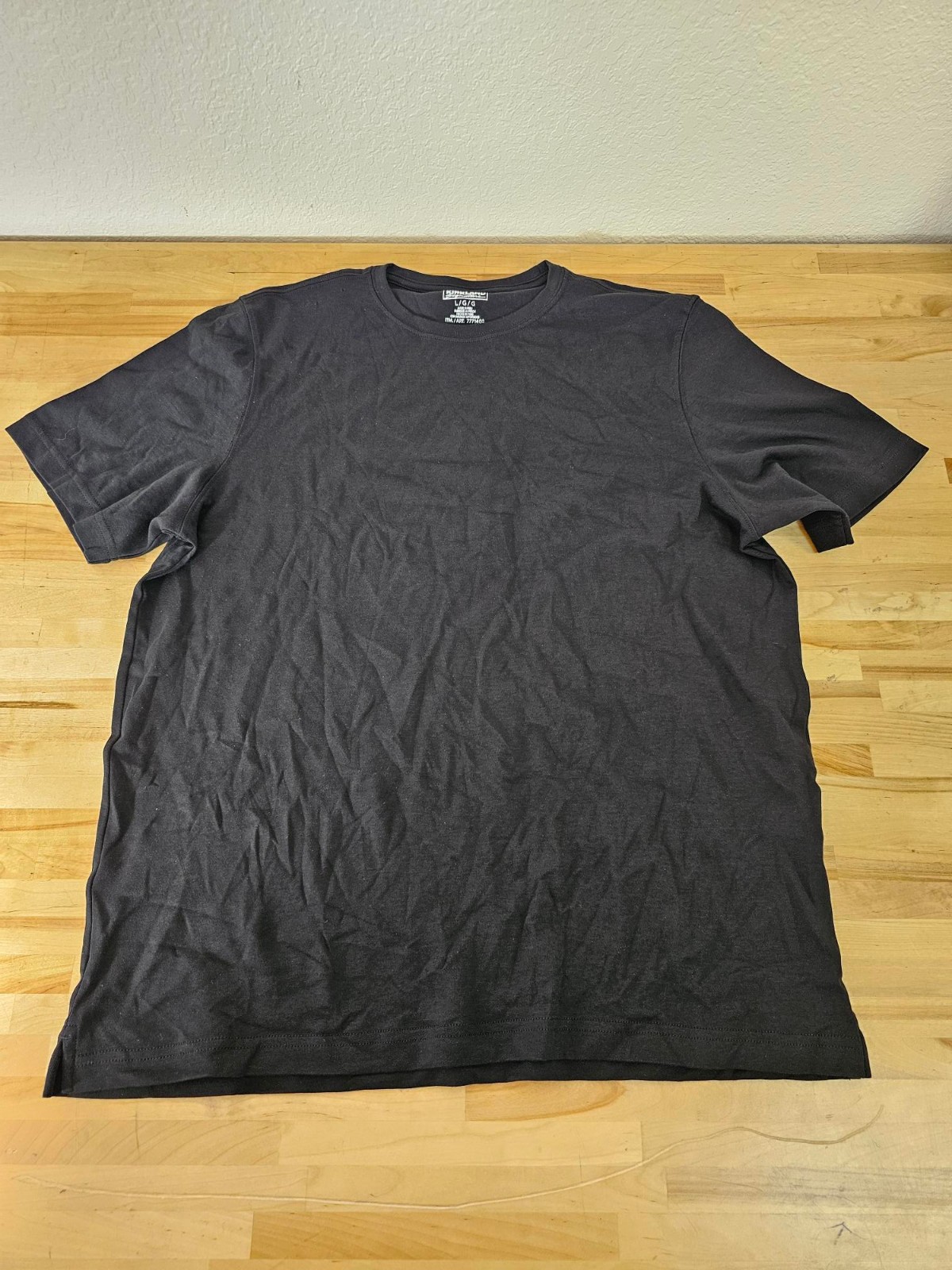 L / LARGE - BLACK - Kirkland Signature Men's 100% Pima Cotton T-Shirt Tee gallery