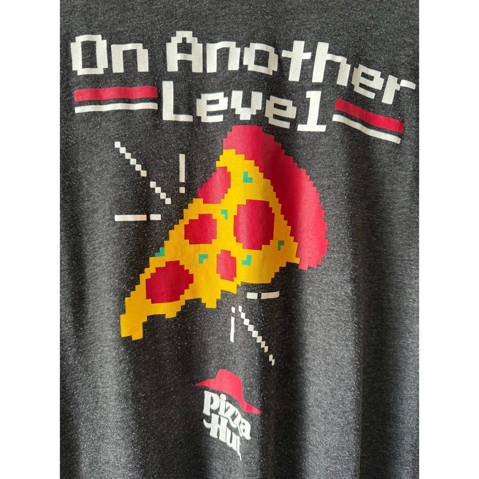 Pizza Hut “On Another Level” Pixel Pizza Graphic T-Shirt Size Medium Fast Food gallery
