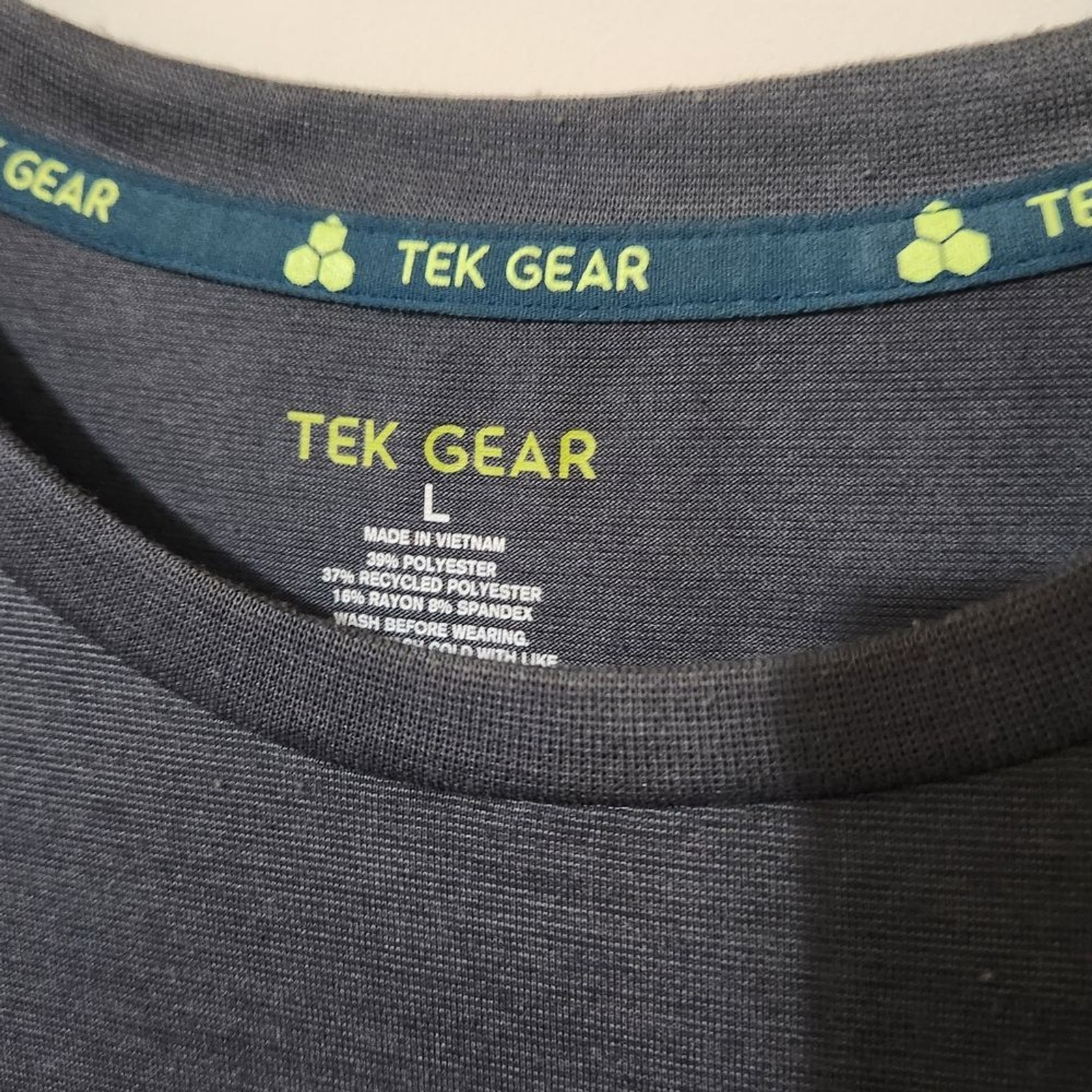 Tek Gear Dark Gray Crew Neck Shirt L