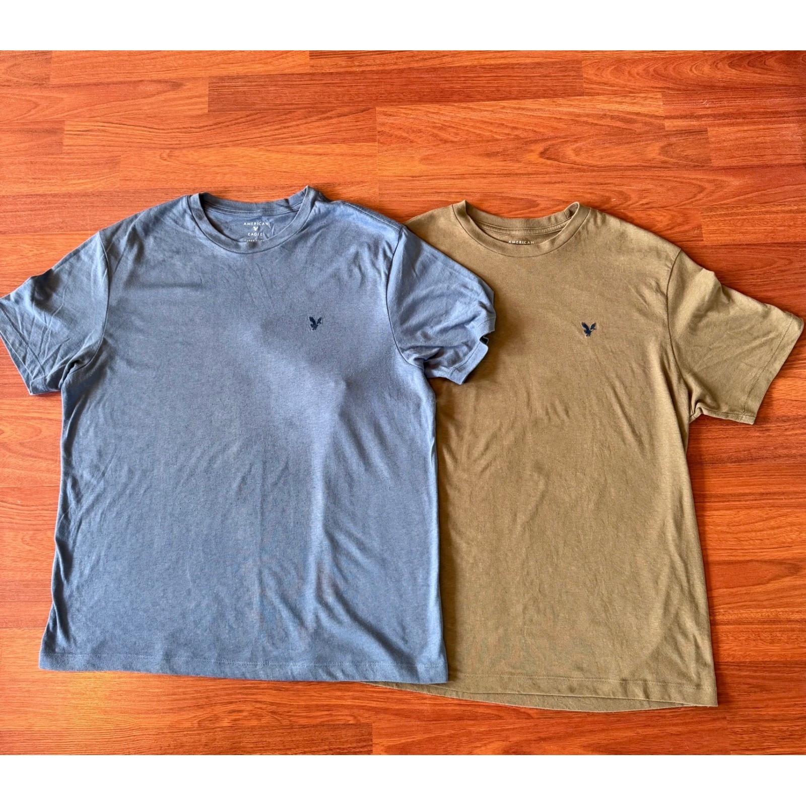 Bundle of 2 American Eagle Super Soft T-Shirts Mens Medium Blue Olive gallery