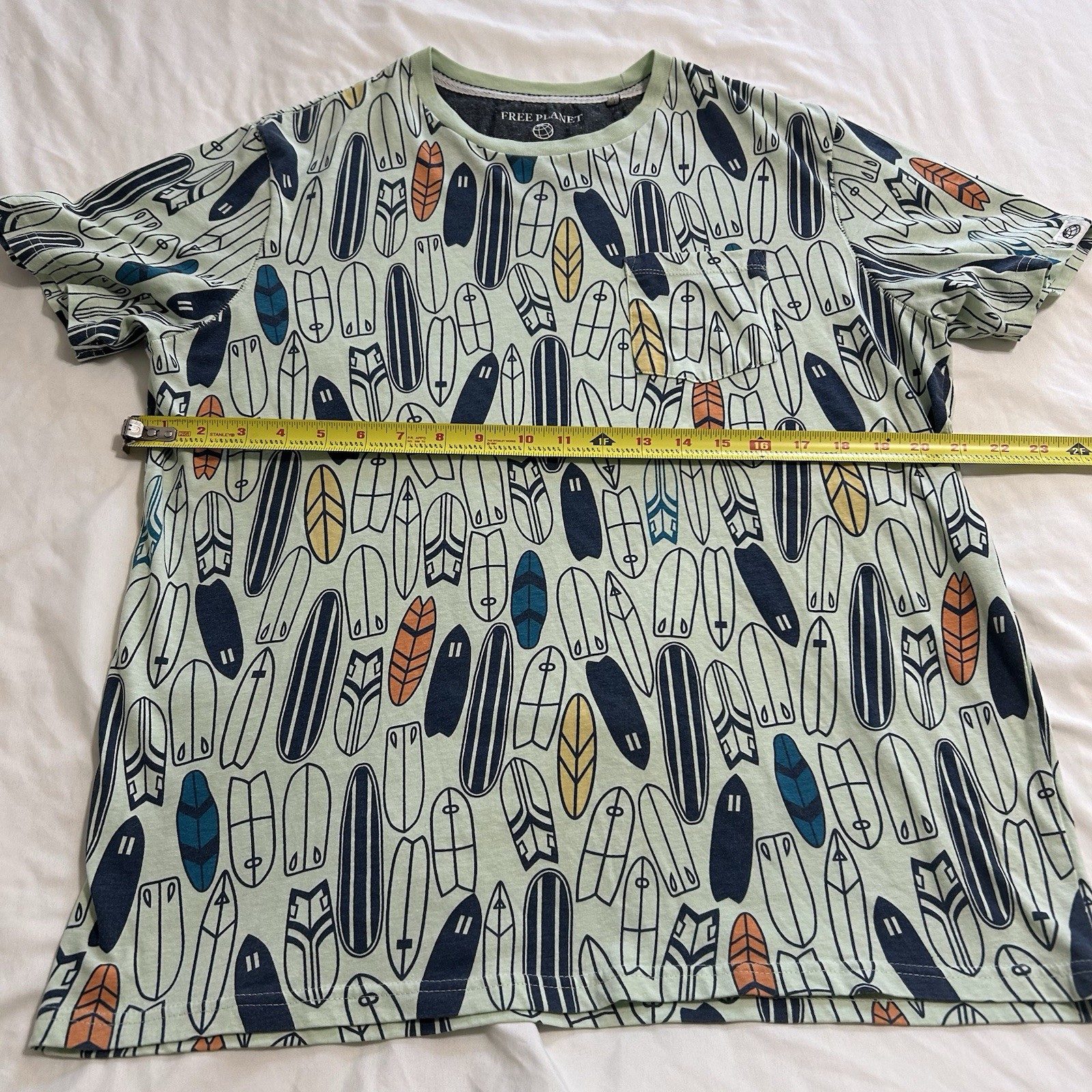 FREE PLANET Surf Board Graphic Tee Shirt Men Size L All Over Print Cotton Blend gallery