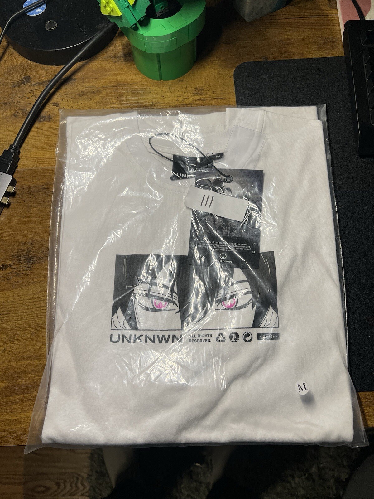 Unknwn Clothing Brand - T-shirt - Size Medium gallery
