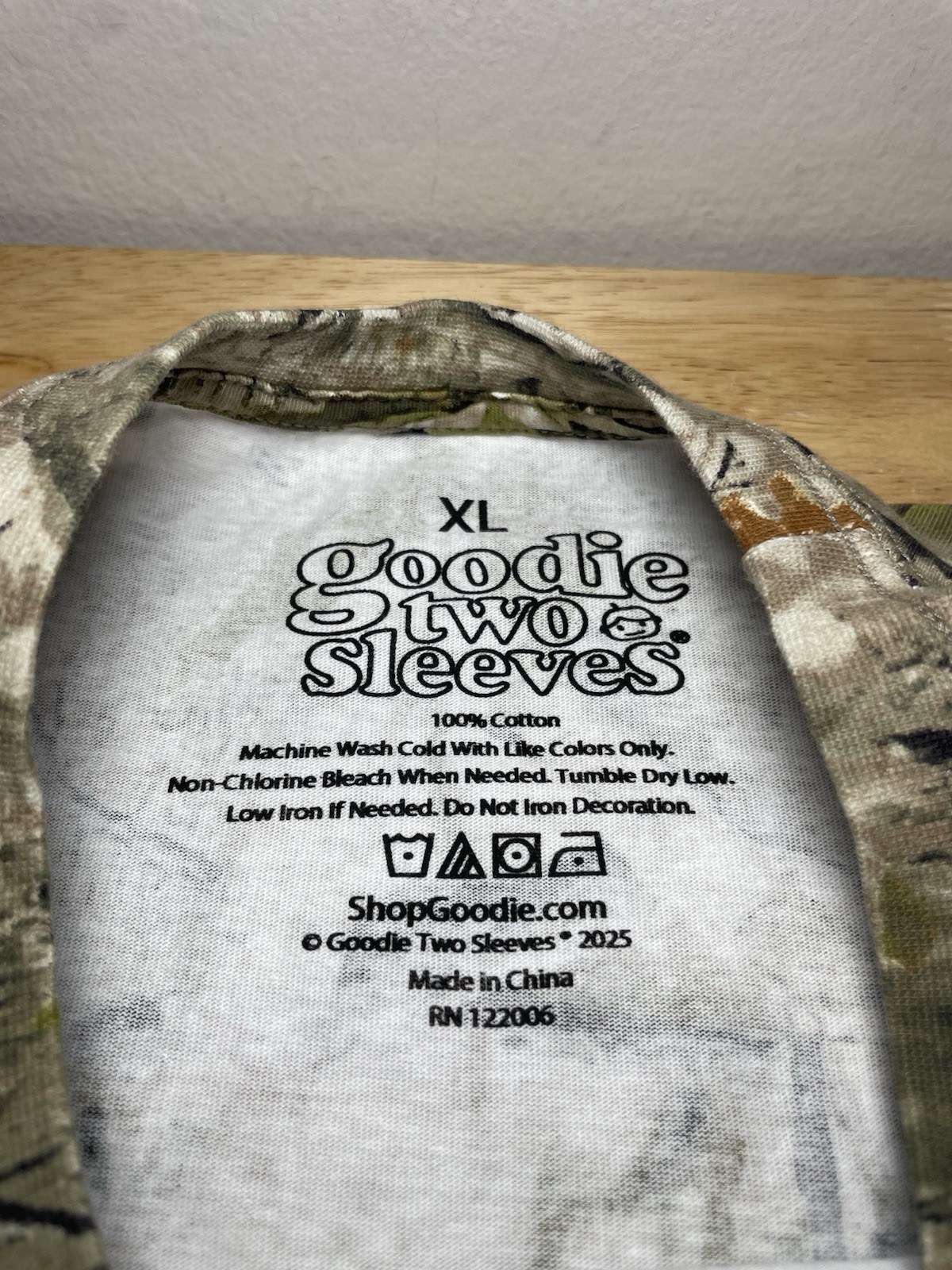 Goodie Two Sleeves Camo T-Shirt Men’s Size Extra Large (XL) New With Tags Cotton gallery