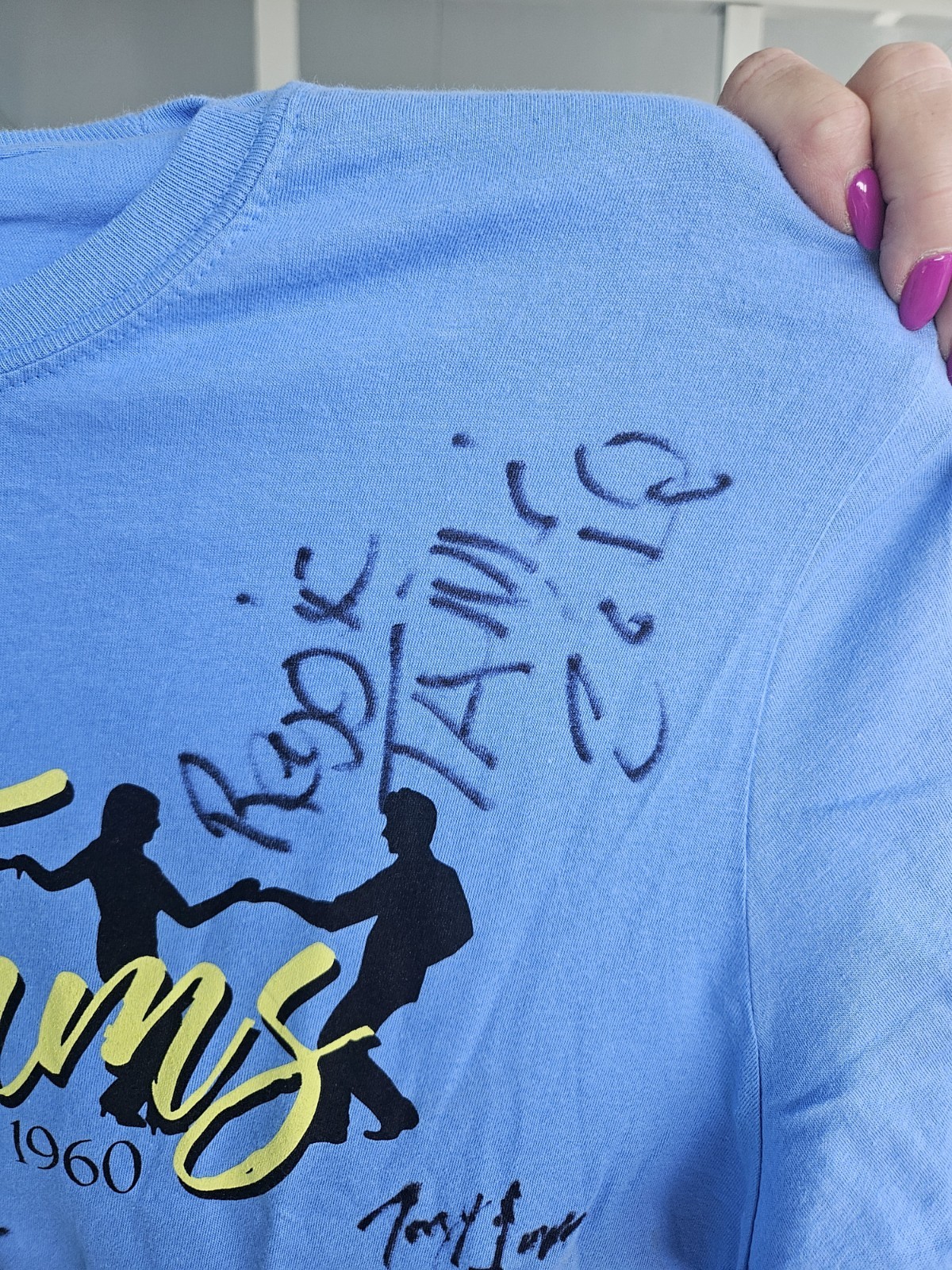 "The Tams" Signed Band T-Shirt Size Large 100% Cotton See Pics Stained NWOT gallery