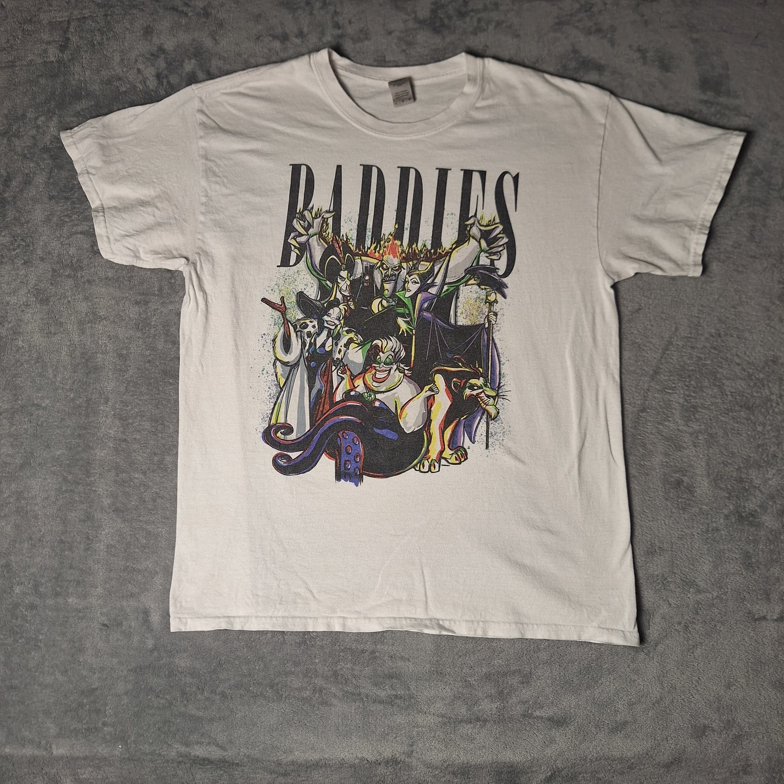 Disney Gildan T-Shirt BADDIES Villains Graphic Tee White S/S Crew Size Large