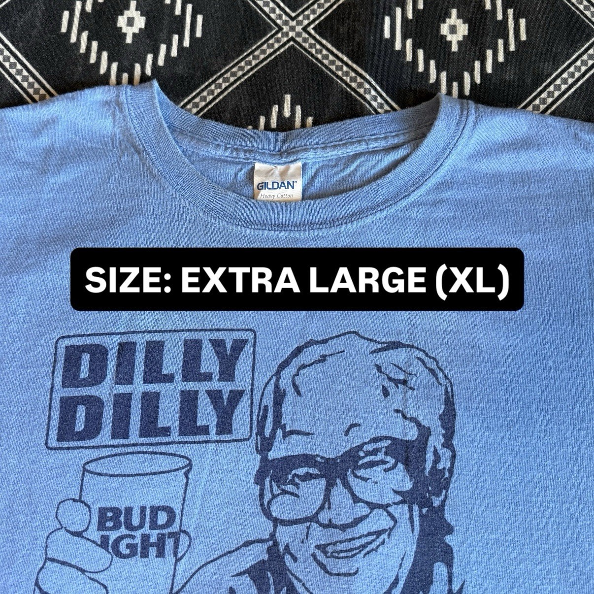 HARRY CARARY Dilly Dilly Wrigley Field Bud Light Beer T-Shirt. XL Preowned NV gallery