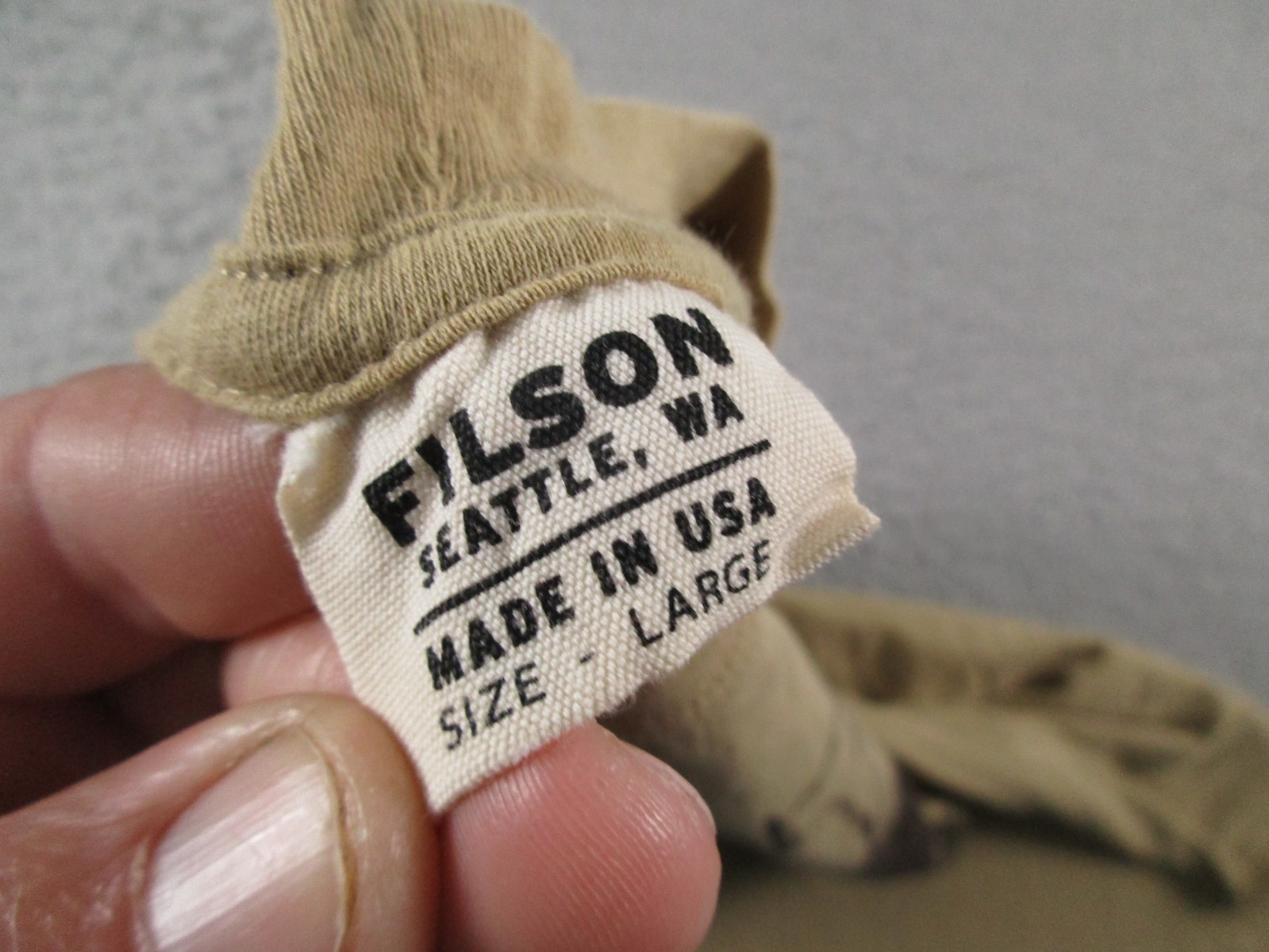 Filson T Shirt Mens Large Biege Brown Dog Hunting Shooting Graphic Tee gallery