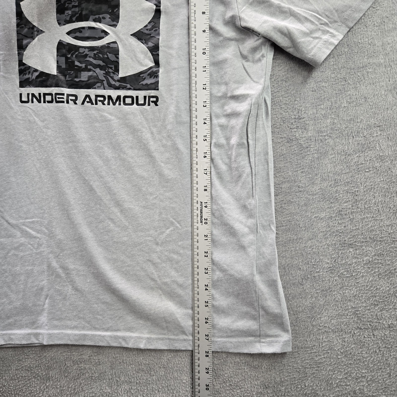 Under Armour Men Shirt L Gray Graphic Print Logo Camouflage HEATGEAR Gorpcore gallery