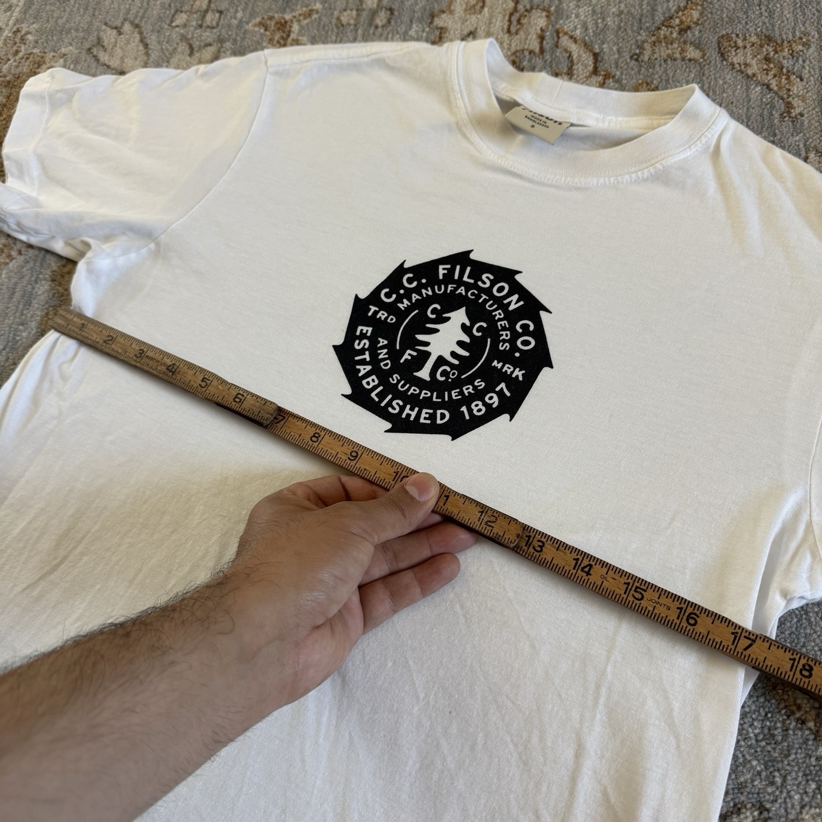 CC Filson T Shirt Mens Size Small Saw Graphic Tee Tree Crest Logo 2022 Cotton gallery