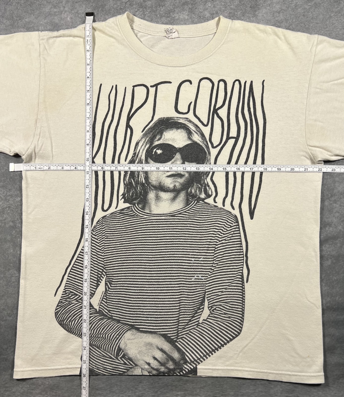 2011 Kurt Cobain Nirvana Men's T-Shirt Size L Anvil Band Tee Rock Music gallery