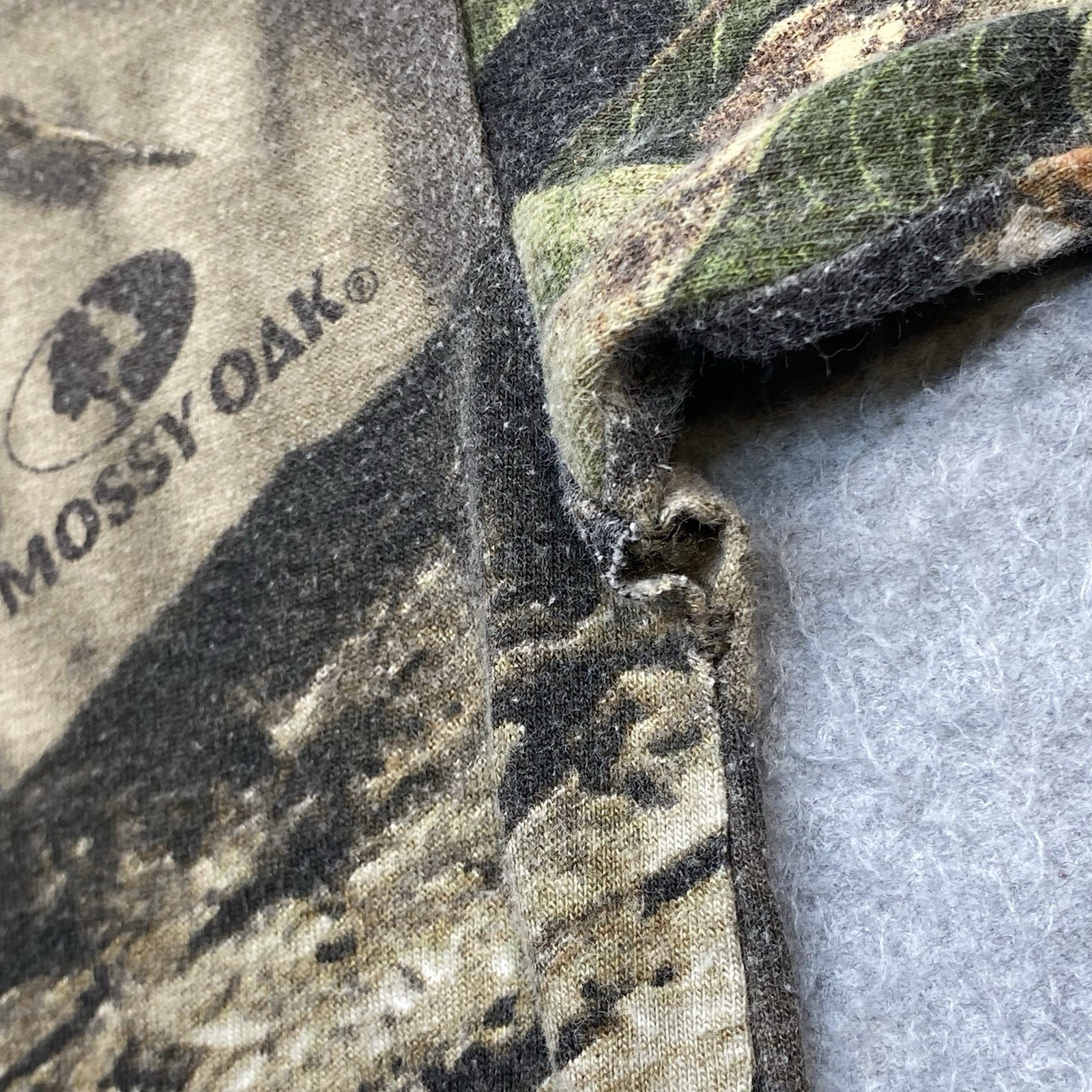 Mossy Oak TShirt Mens Large Break Up Country Camo Outdoor Hunting Distressed gallery