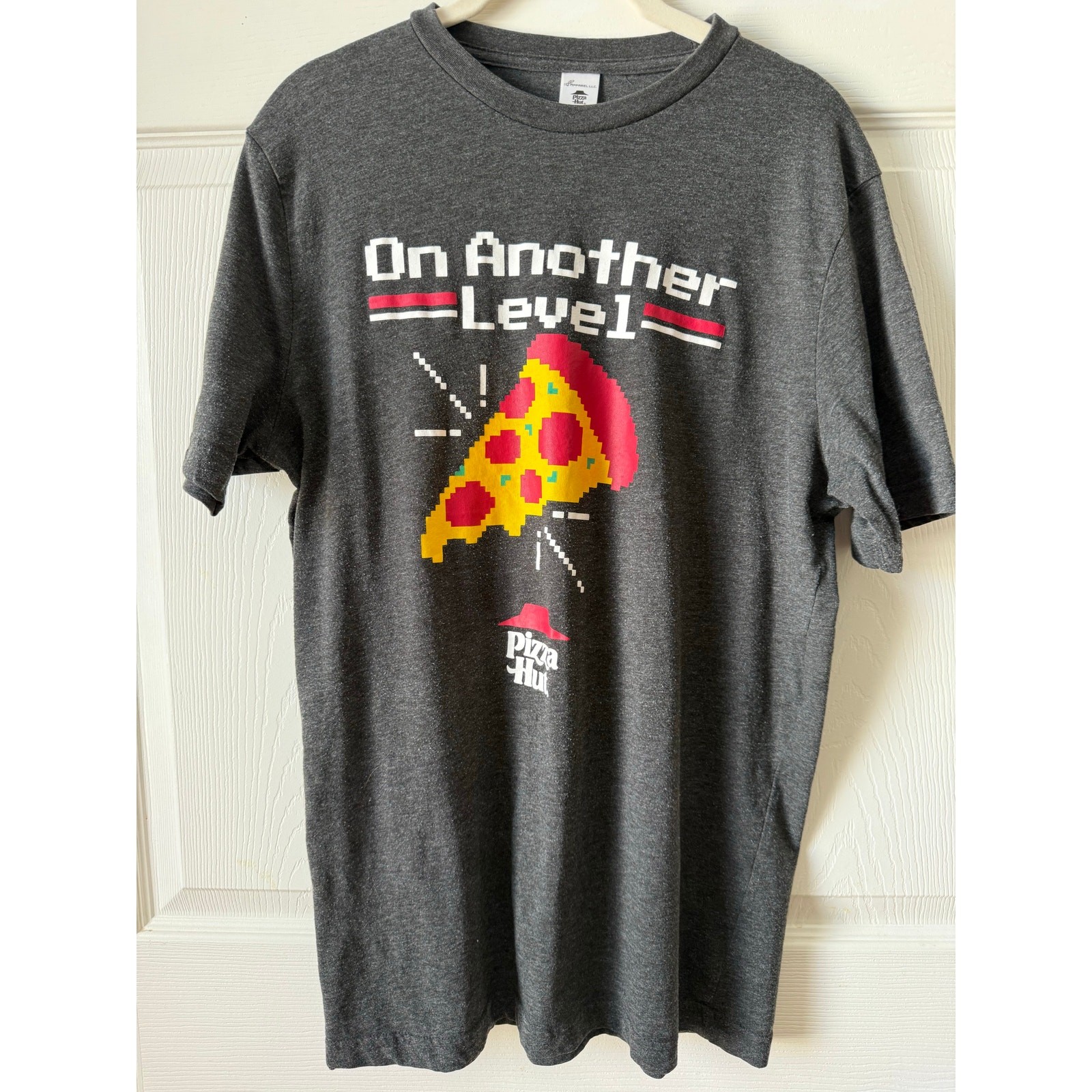 Pizza Hut “On Another Level” Pixel Pizza Graphic T-Shirt Size Medium Fast Food gallery