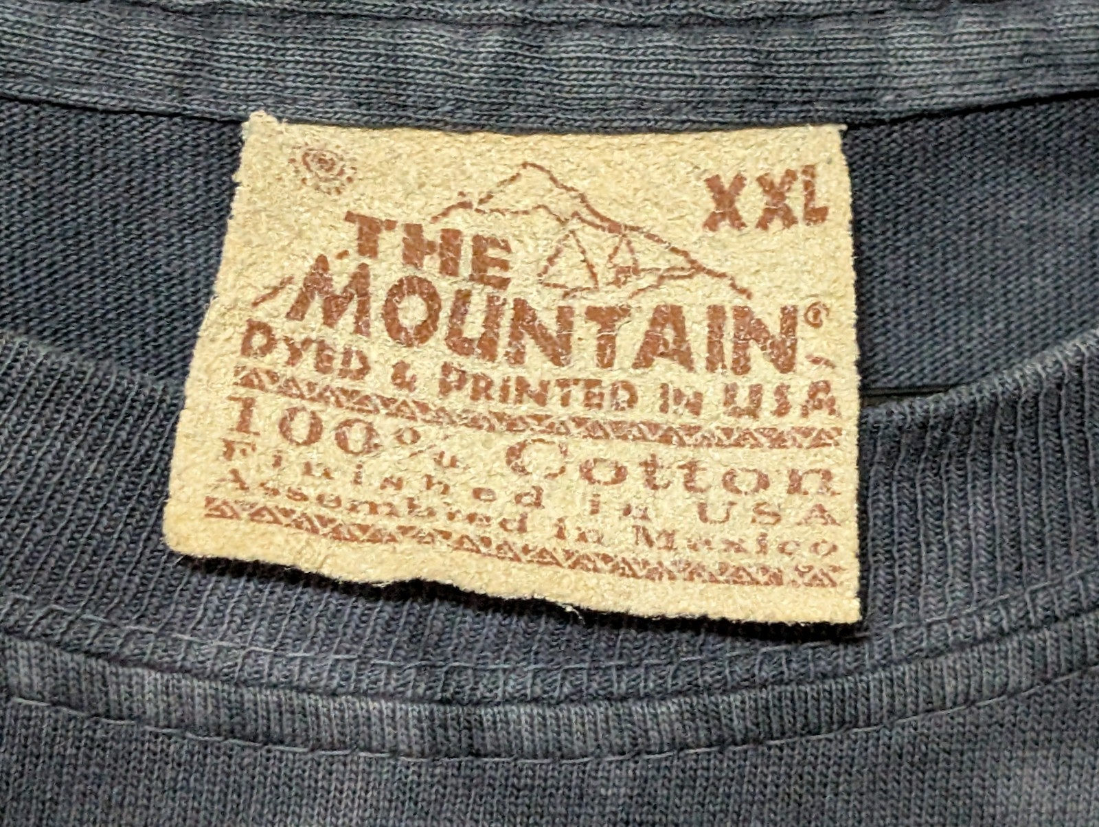 The Mountain Mens T-shirt Vintage Gray Breakthrough Wolf Leather Tag 2XL #6499 gallery