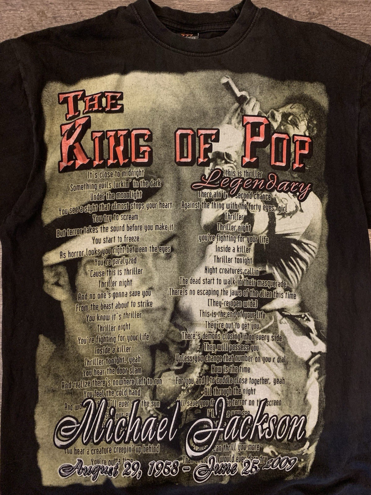 Y2K 2000s 2009 Michael Jackson King Of Pop Faded Music Memorial Shirt Men’s XL gallery