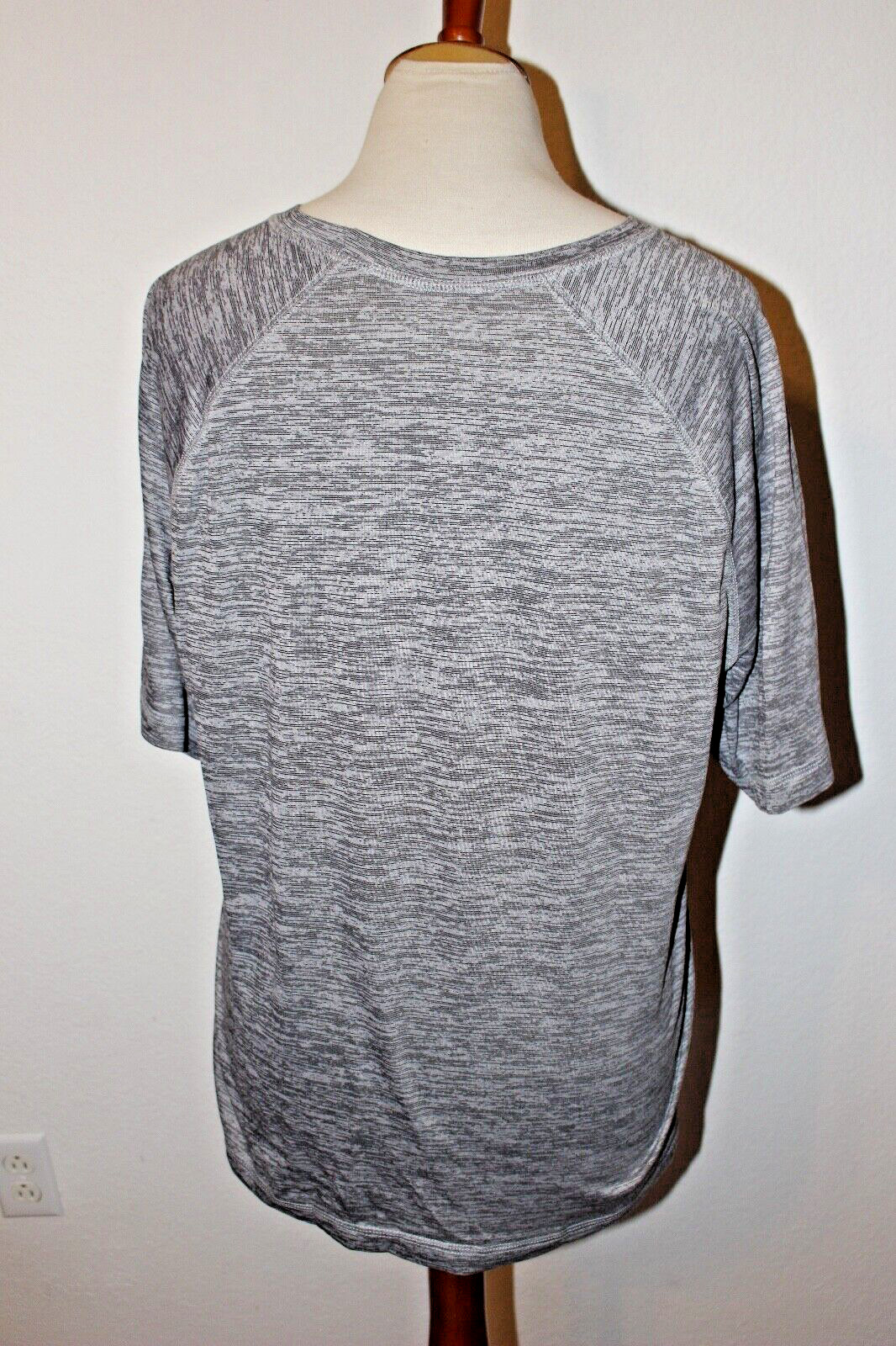 MLB Mens Shirt Large Chicago Cubs Gray Blue Graphic Polyester Stretch gallery