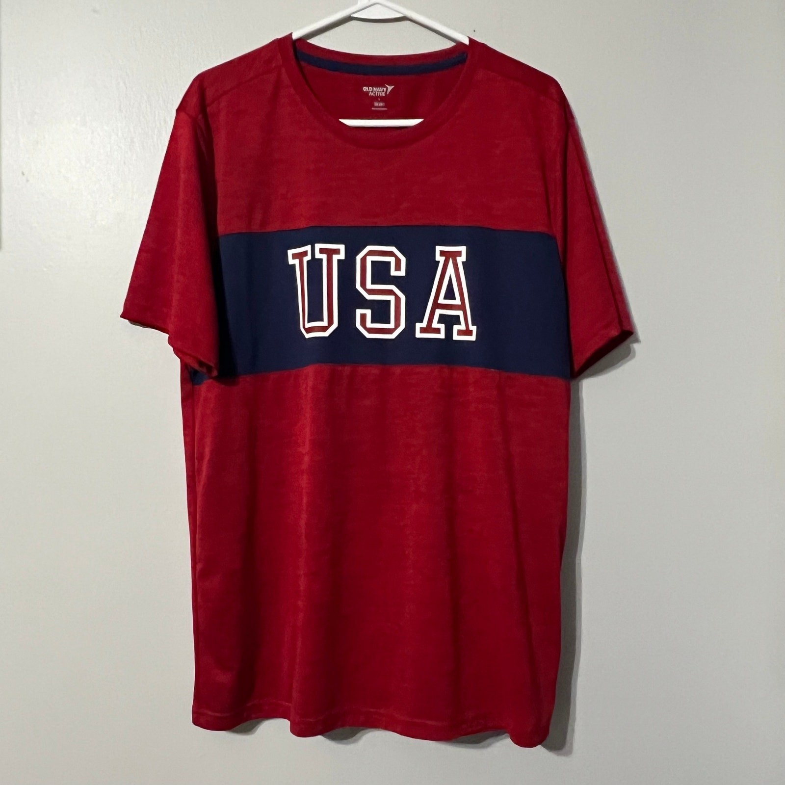 Old Navy Active USA Shirt Mens L Red Athletic Tee Go Dry Patriotic Graphic gallery