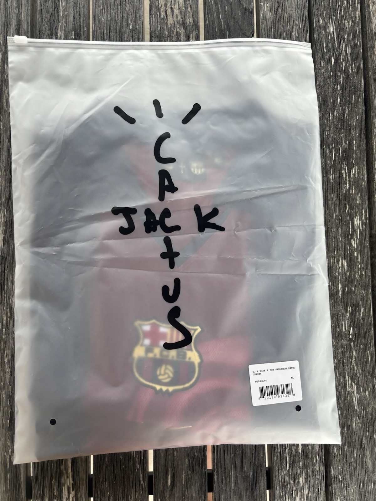 CJ X NIKE X FC BARCELONA RETRO 2000/01 HOME SKELETON JERSEY XL gallery