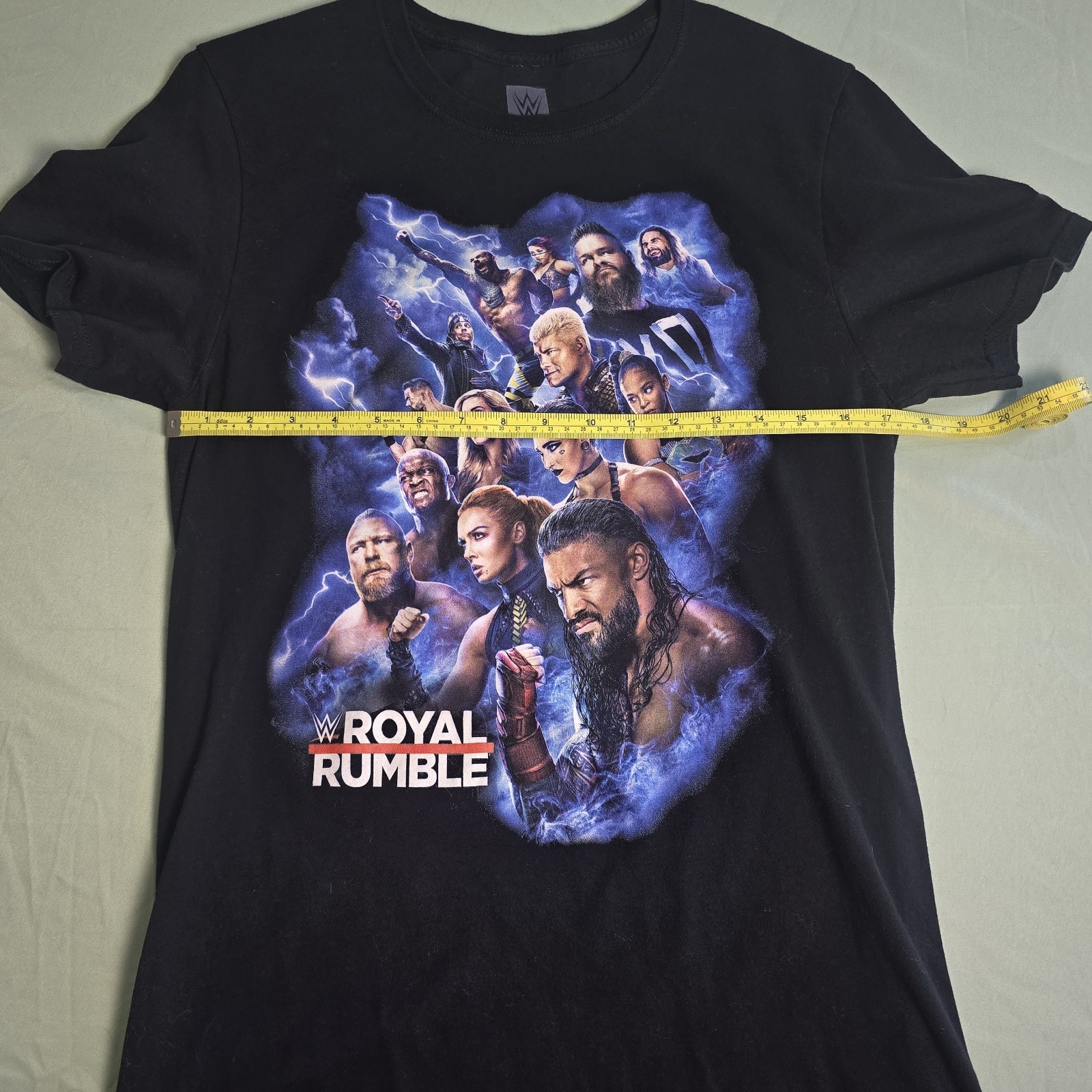 WWE Wrestling Shirt Medium Black royal Rumble San Antonio Pre-Owned gallery