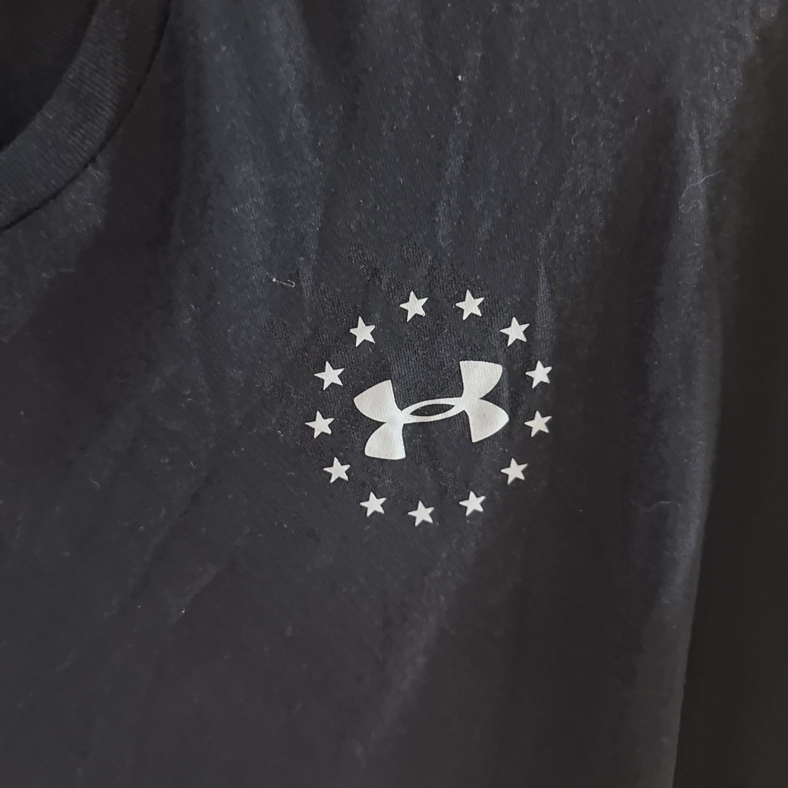 Under Armour Black Star Circle Logo Short Sleeve T-Shirt Men's Size Large gallery