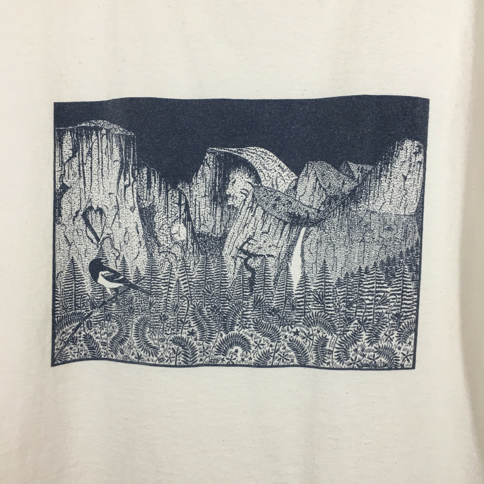 rare Mountain Hardwear Patagonia print S/S t-shirt - Natural - M's Md / Lg EUC* gallery