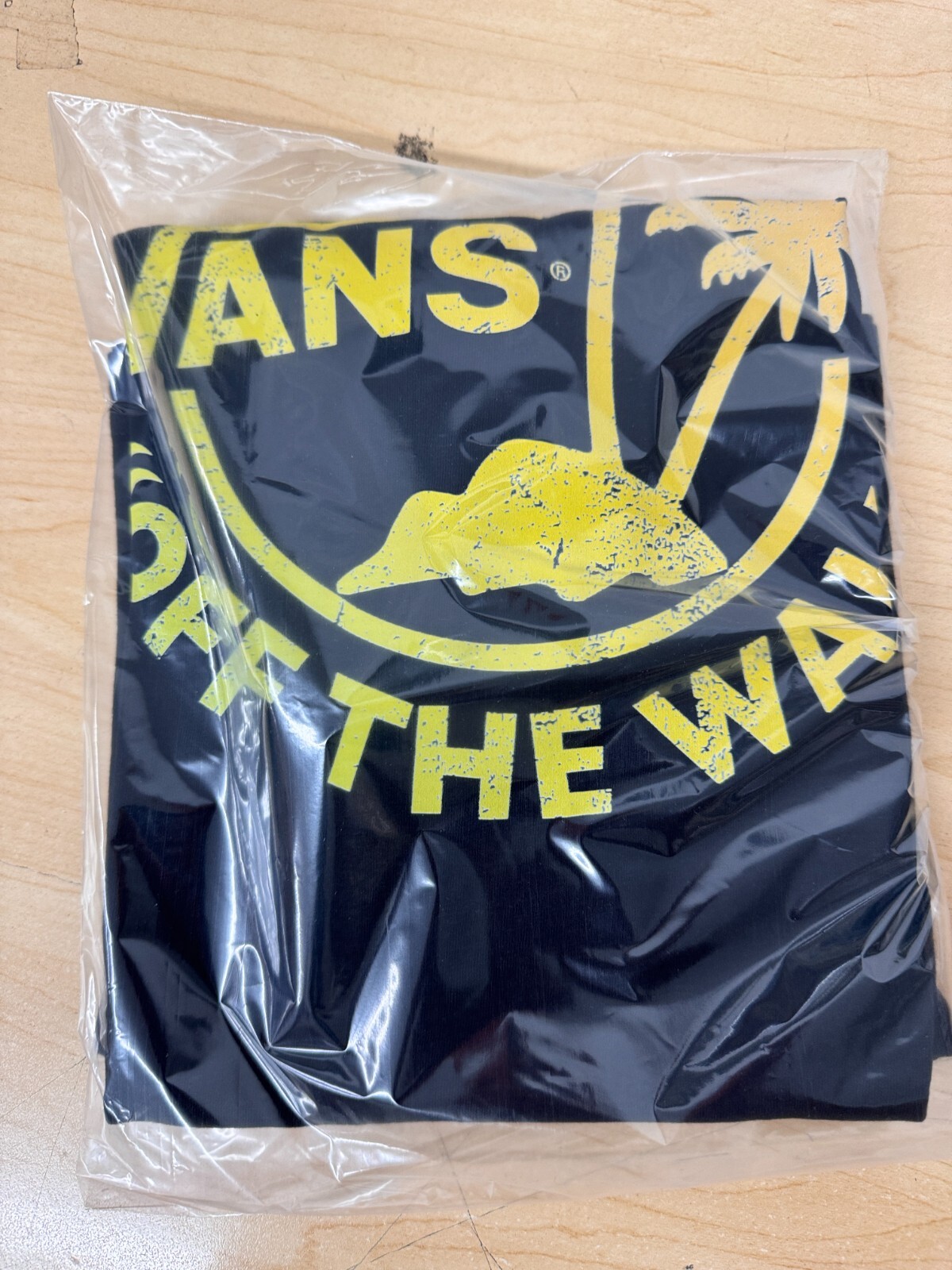 VANS MENS OFF THE WALL ISLAND PARADISE VINTAGE LOGO T SHIRT gallery