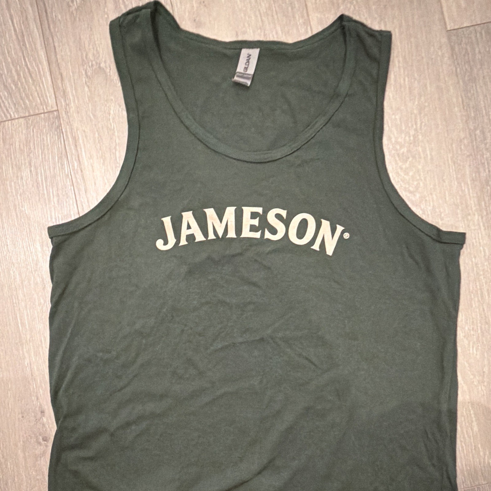 Gildan Heavy Cotton Men’s M Green Scoop Neck Sleeveless Jameson Logo Tank Top gallery