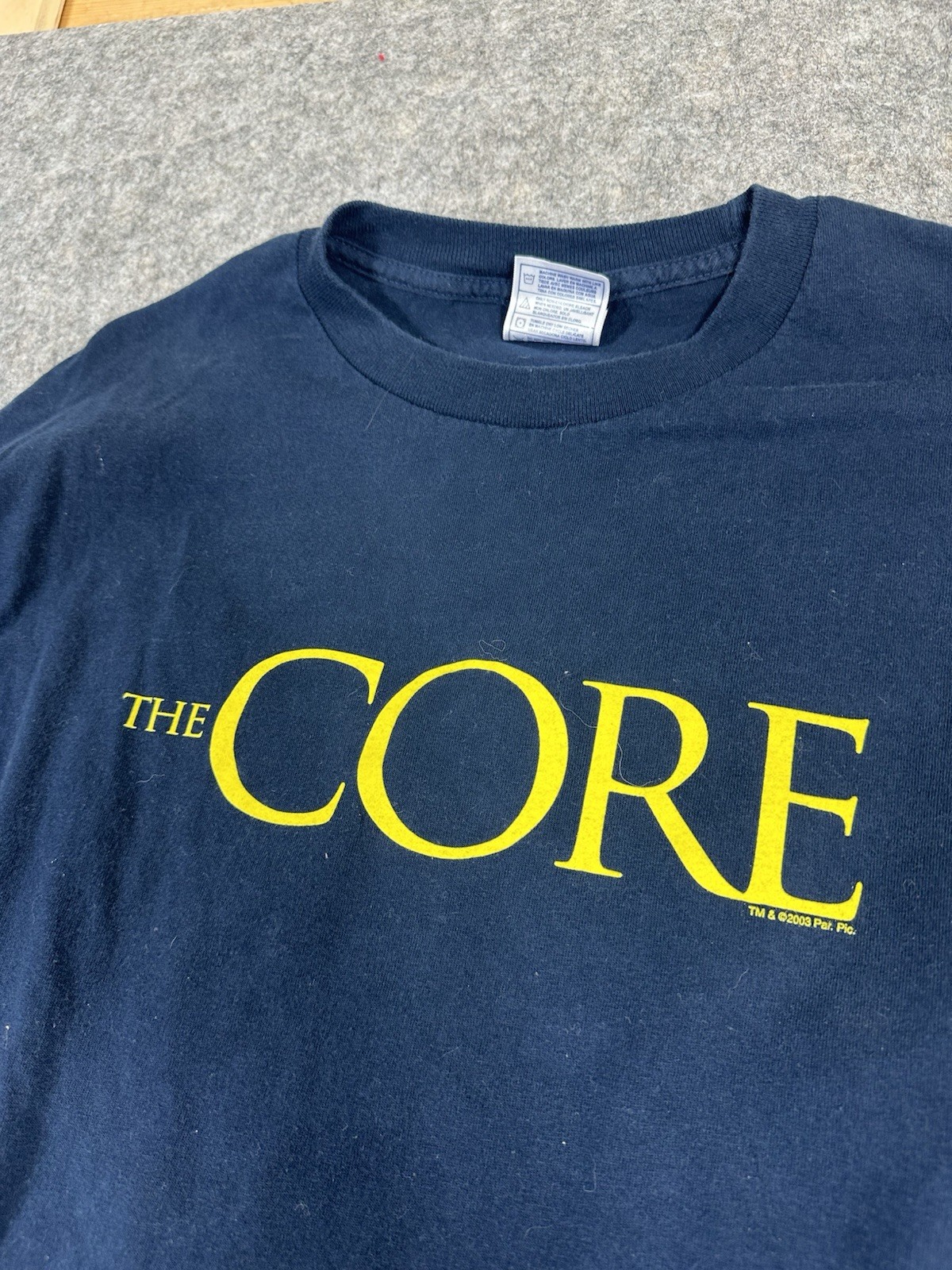Vintage The Core Sci-Fi Movie Promo T-Shirt 2003 Aaron Eckhart Long Sleeve gallery