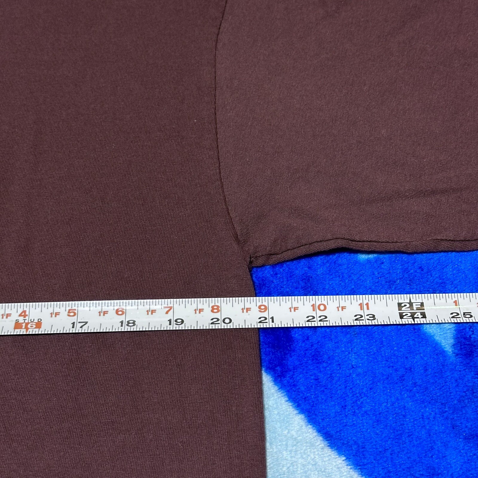 2000s Hershey’s Chocolate Magnificent Machine Employee T-Shirt Size Medium gallery