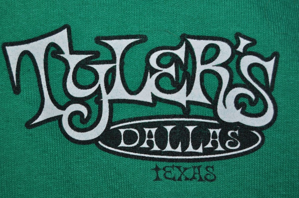 t-shirt large tylers sporting goods dallas texas 21 inches pit 2 pit
