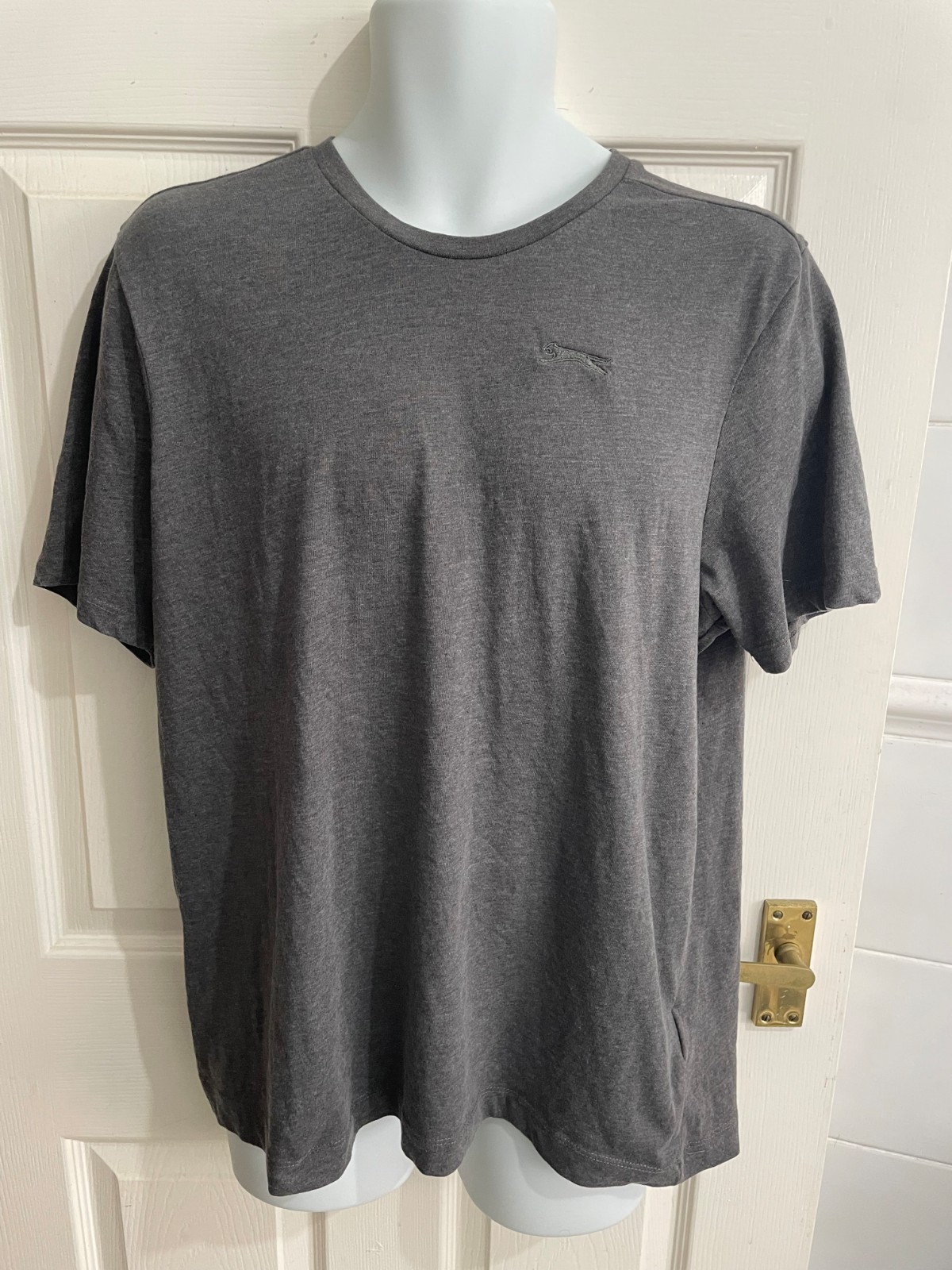 Slazenger Mens Large Grey Short Sleeved T-Shirt (EX COND)