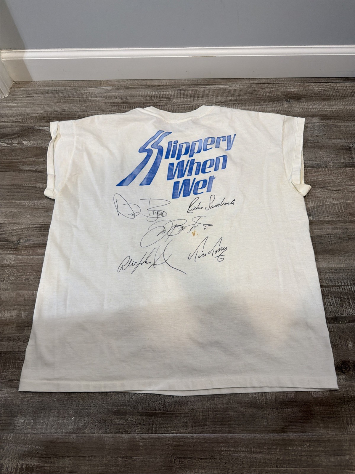 Vtg 80s Bon Jovi Slippery When Wet Tour T-Shirt OSFA Made in USA SS gallery